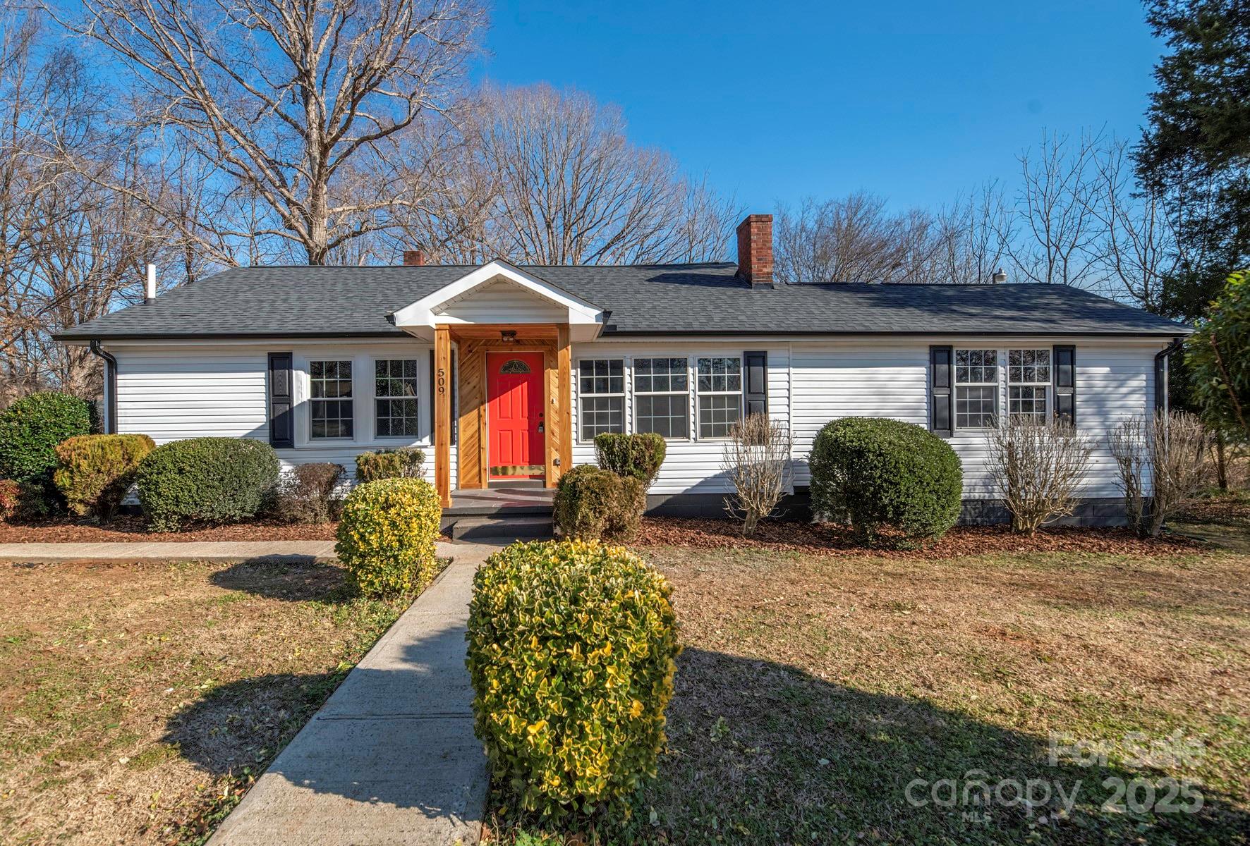 117 S Oakwood Street Property Photo 7