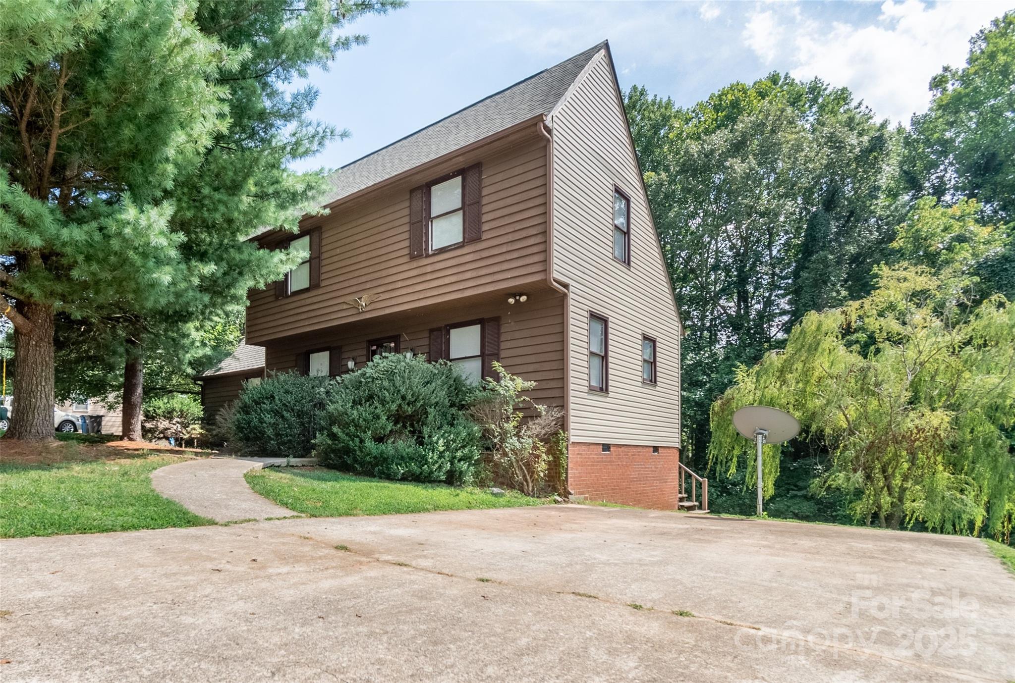 117 S Oakwood Street Property Photo 11
