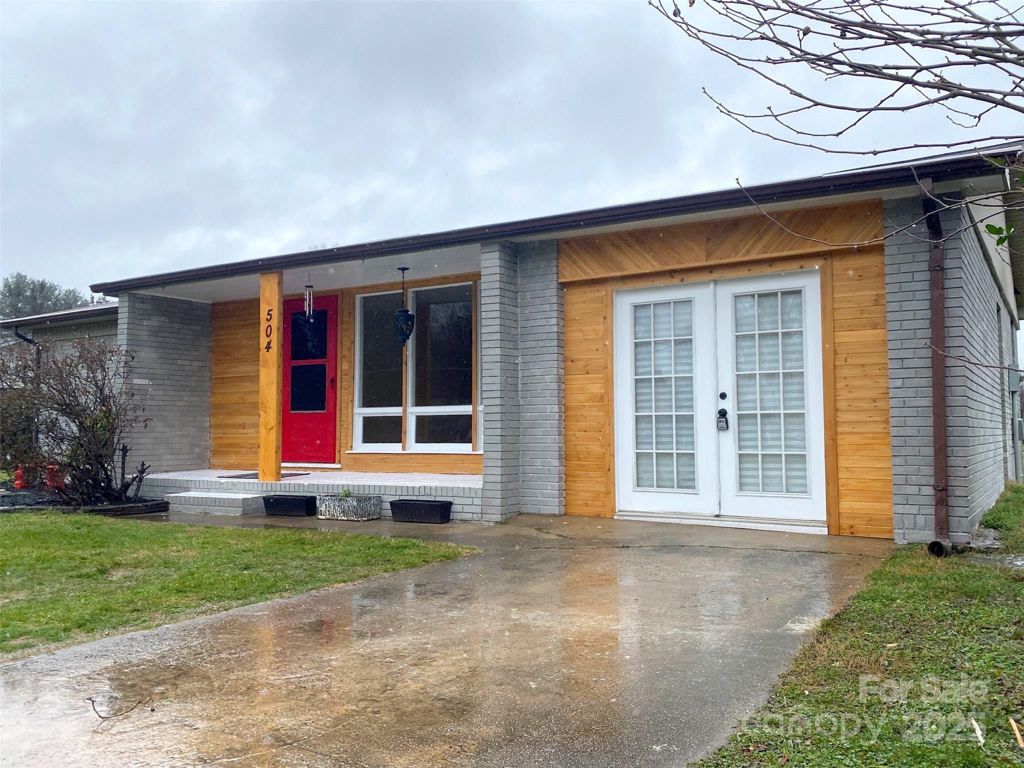117 S Oakwood Street Property Photo 12