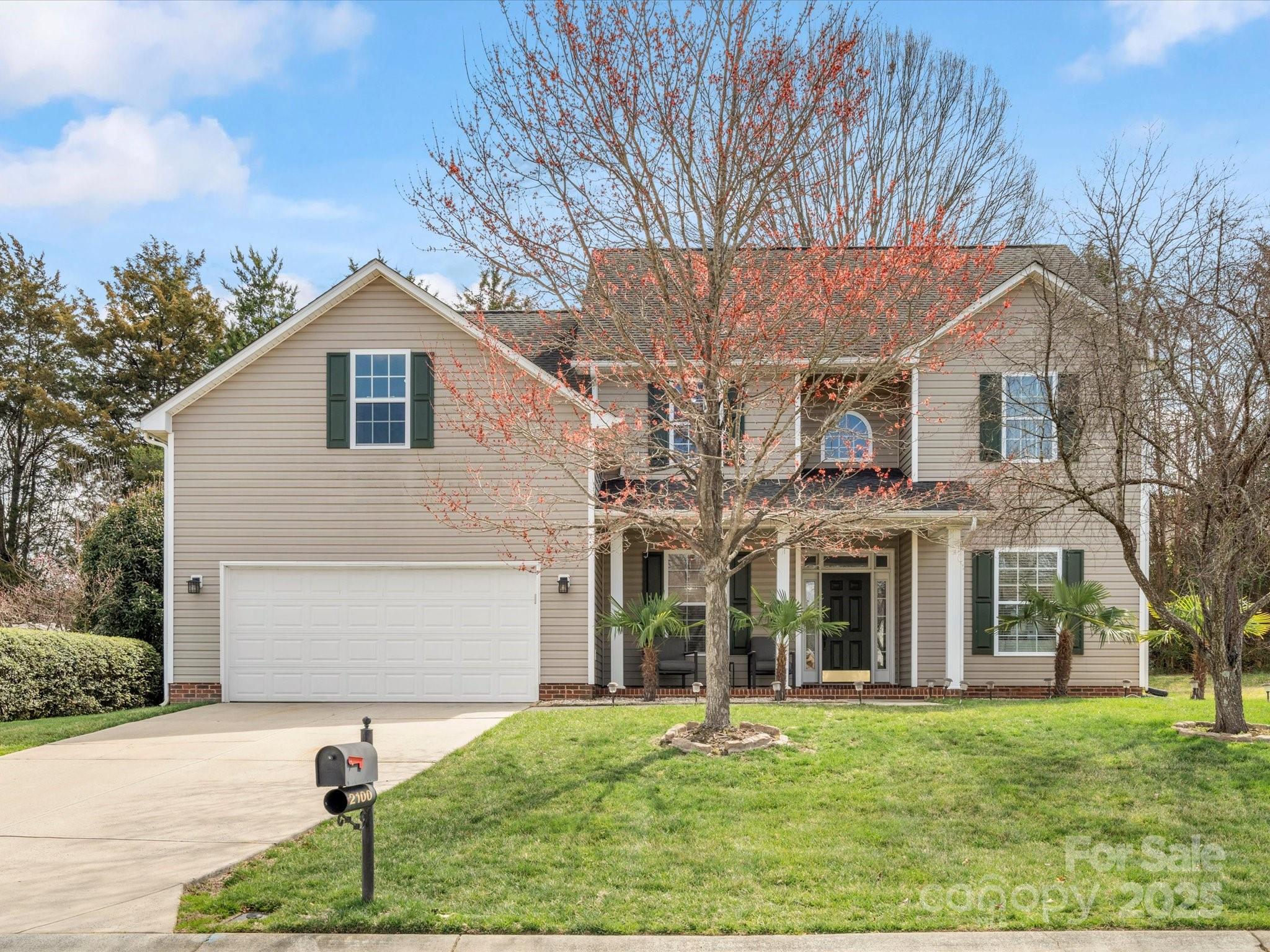 2100 Bluebonnet Lane Property Photo
