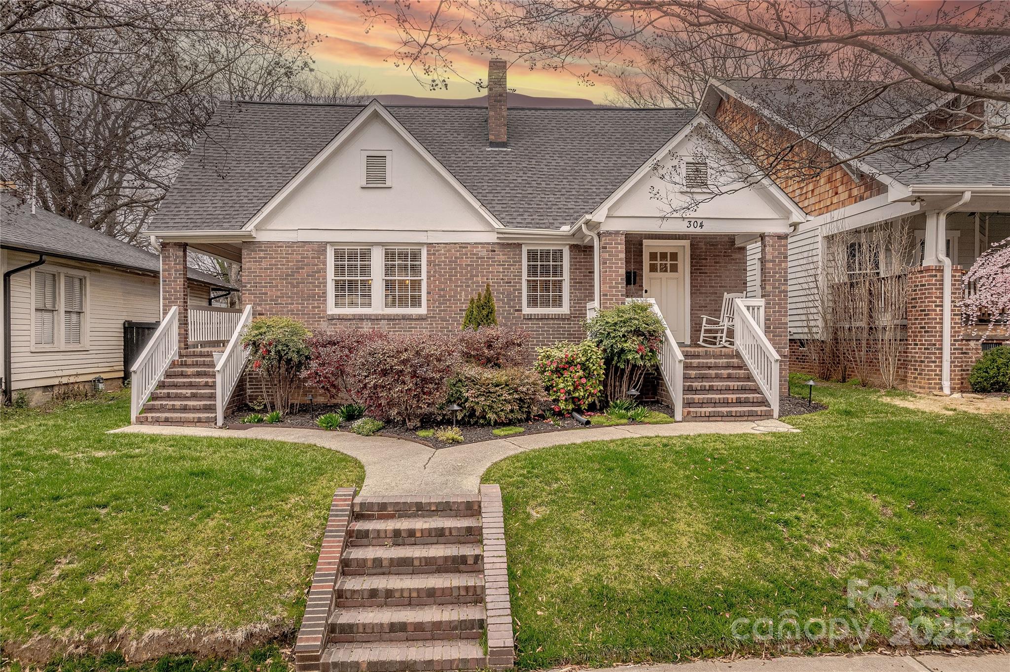 304 W Park Avenue Property Photo