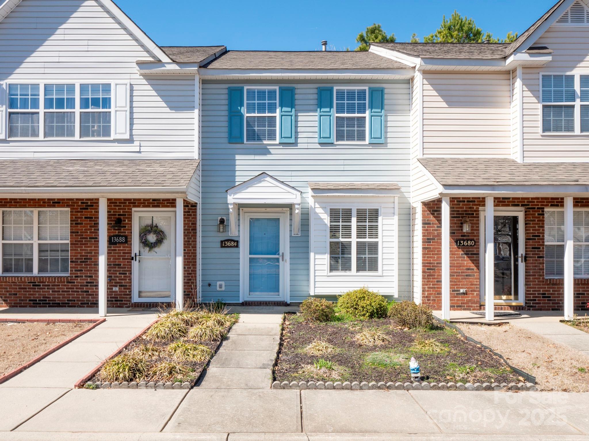 13684 Meade Glen Court Property Photo
