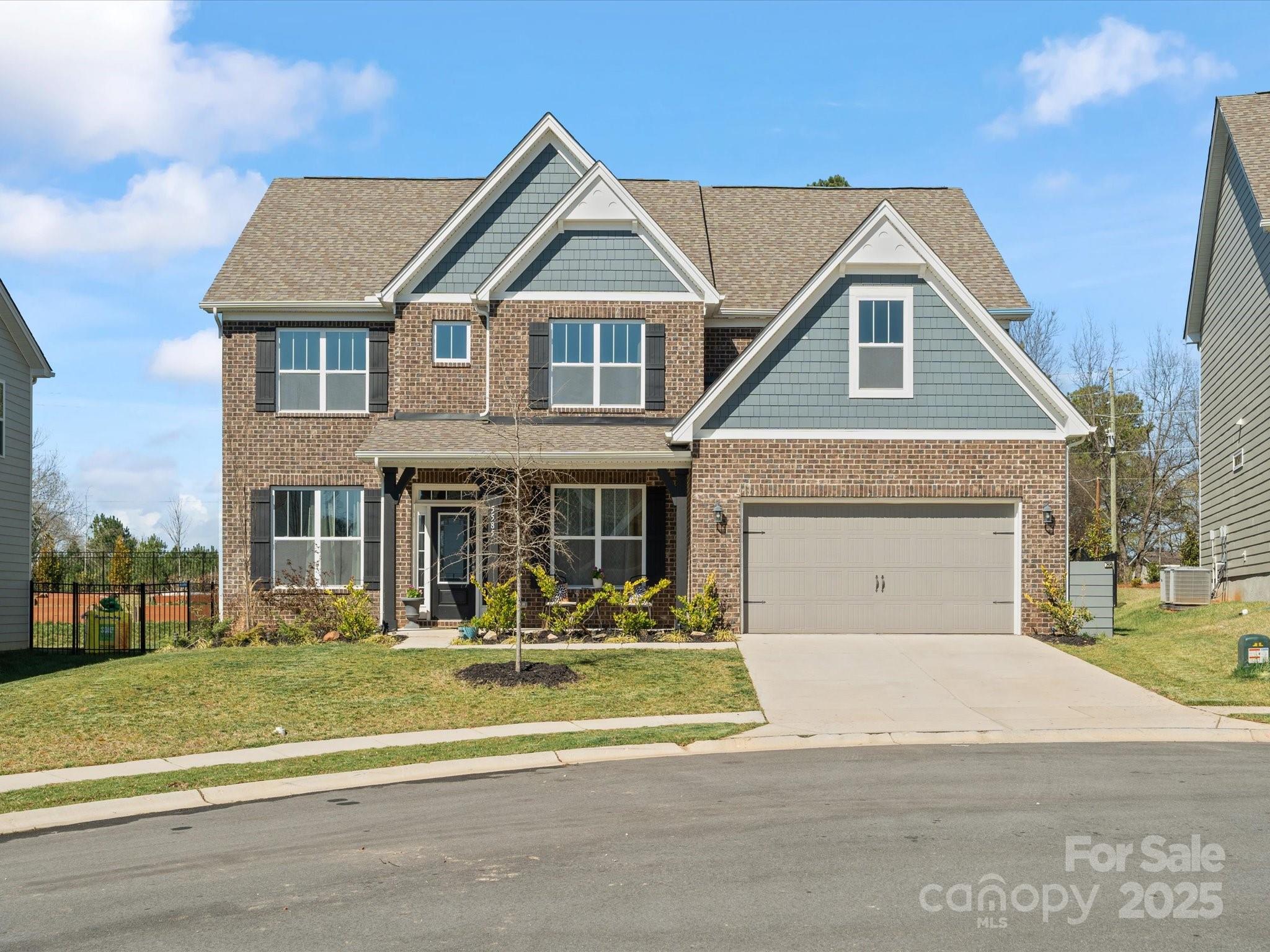 5585 Zeeland Lane Property Photo