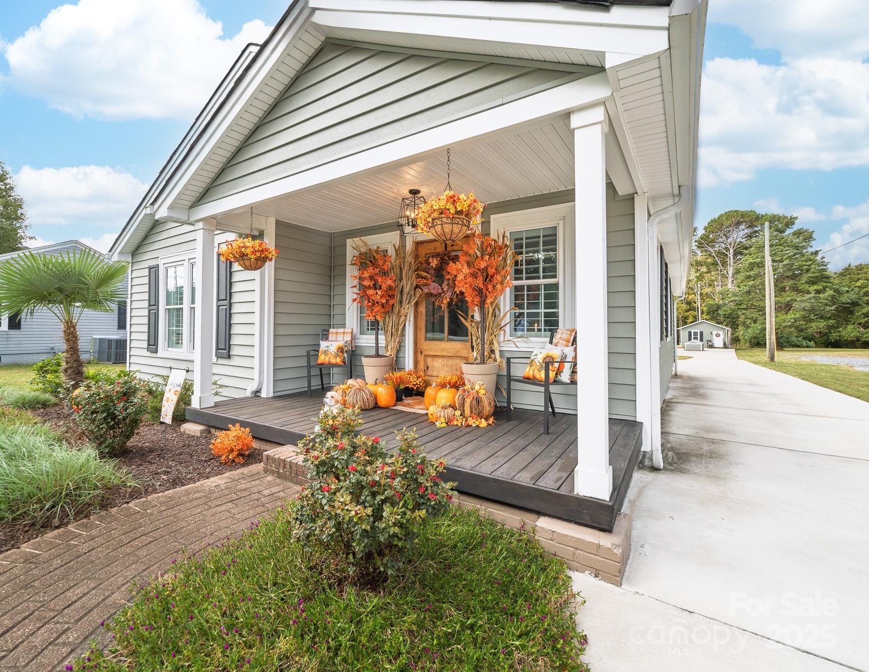 1532 South Point Road Property Photo 3