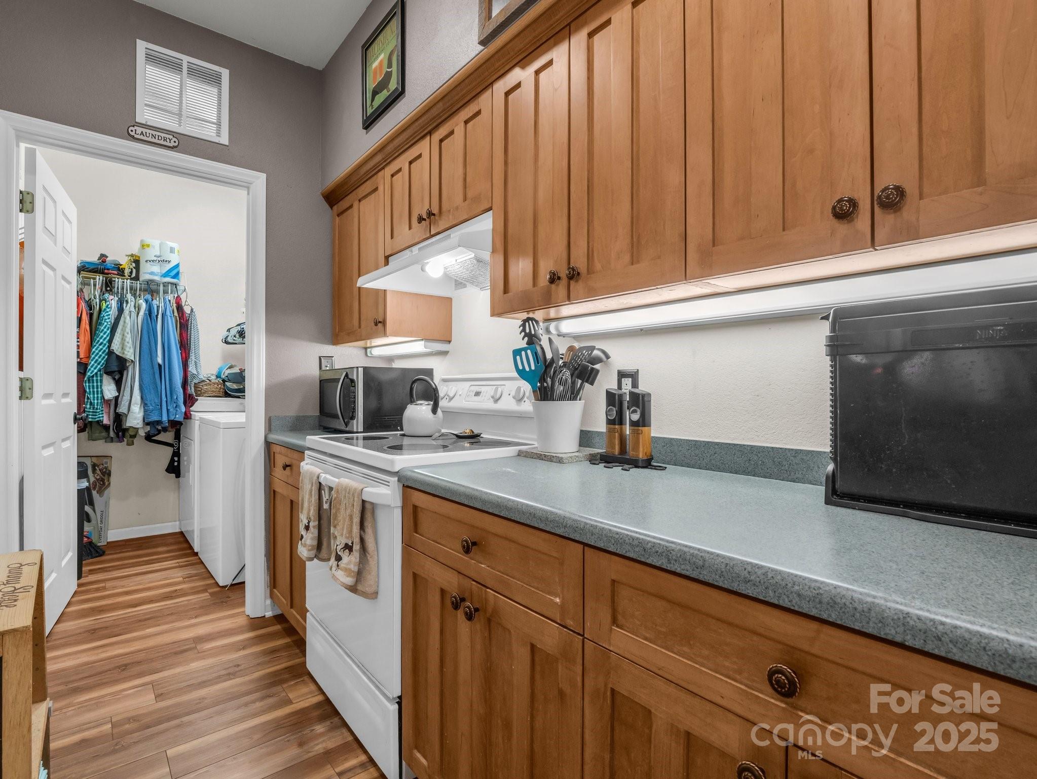 158 Stonecrest Court Property Photo 8