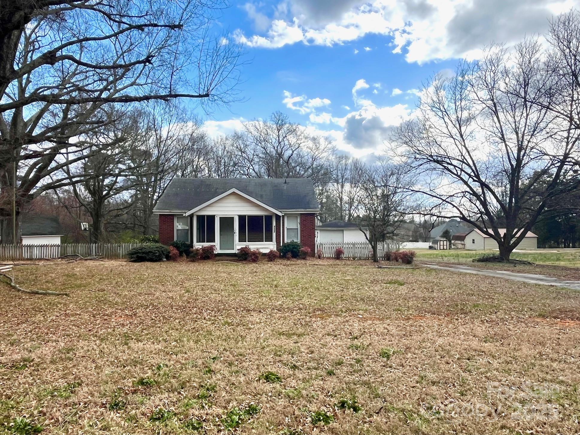 4137 Poplar Tent Road Property Photo 10