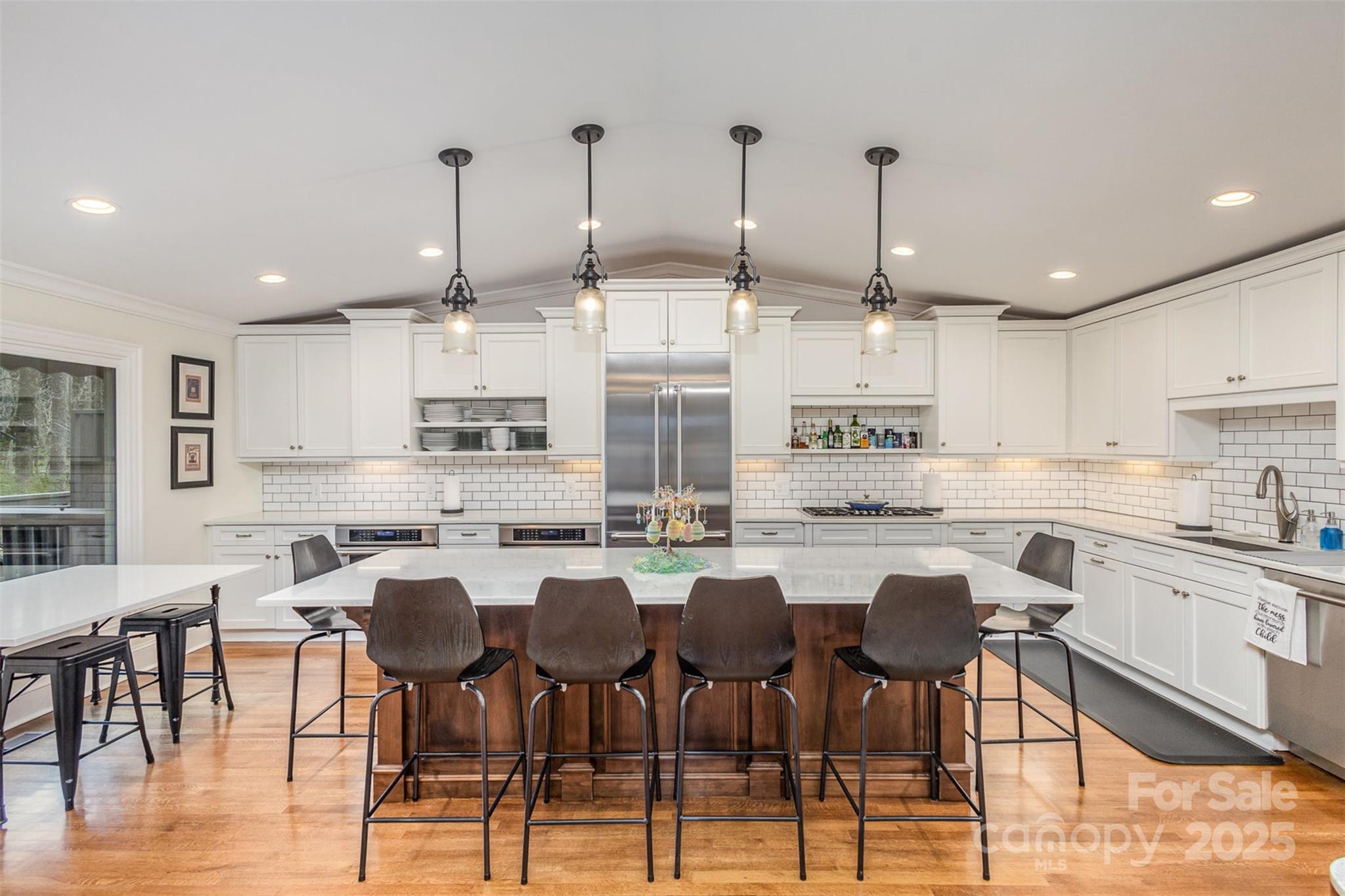 810 Bridgewood Drive Property Photo