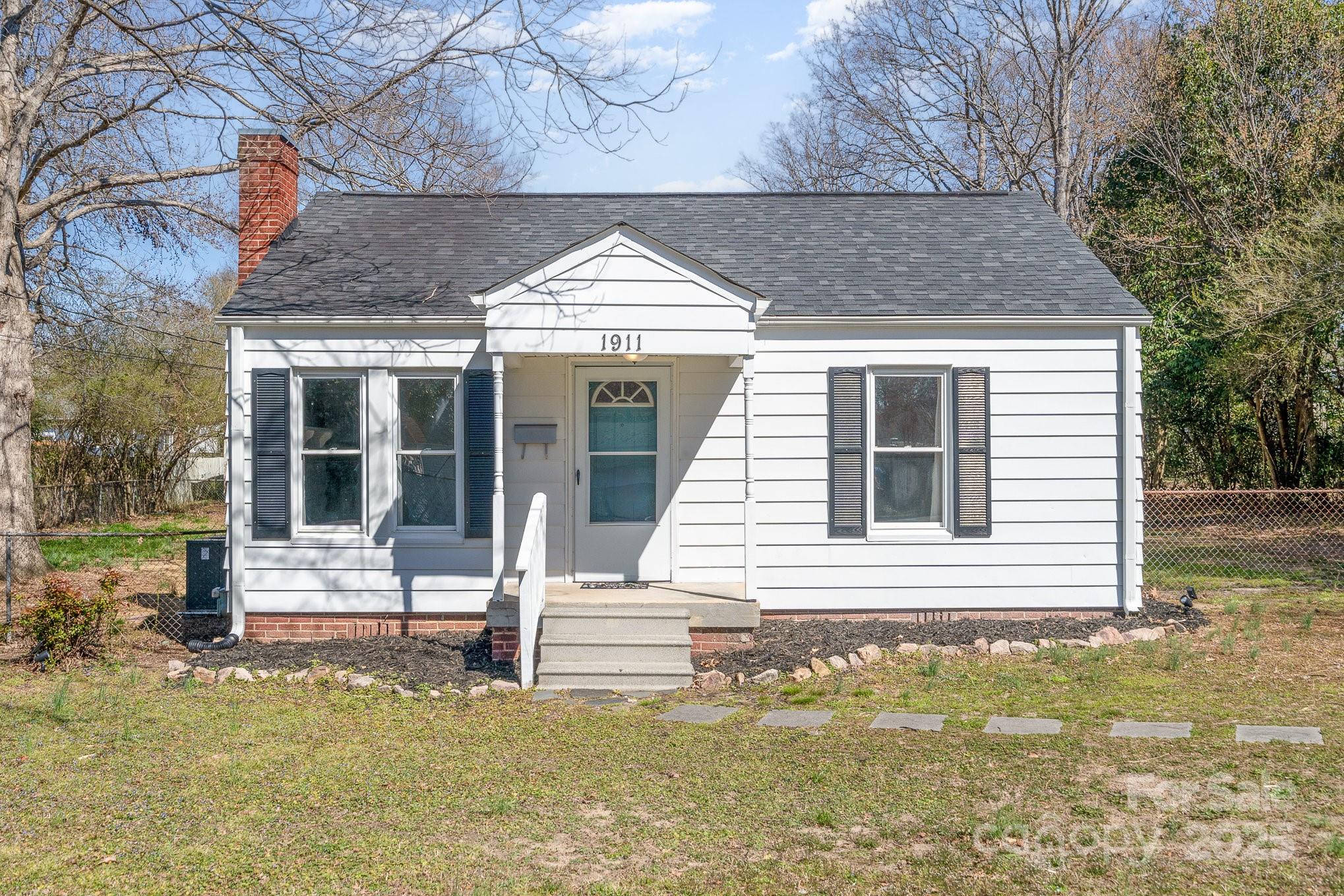 1911 Woodlawn Street Property Photo