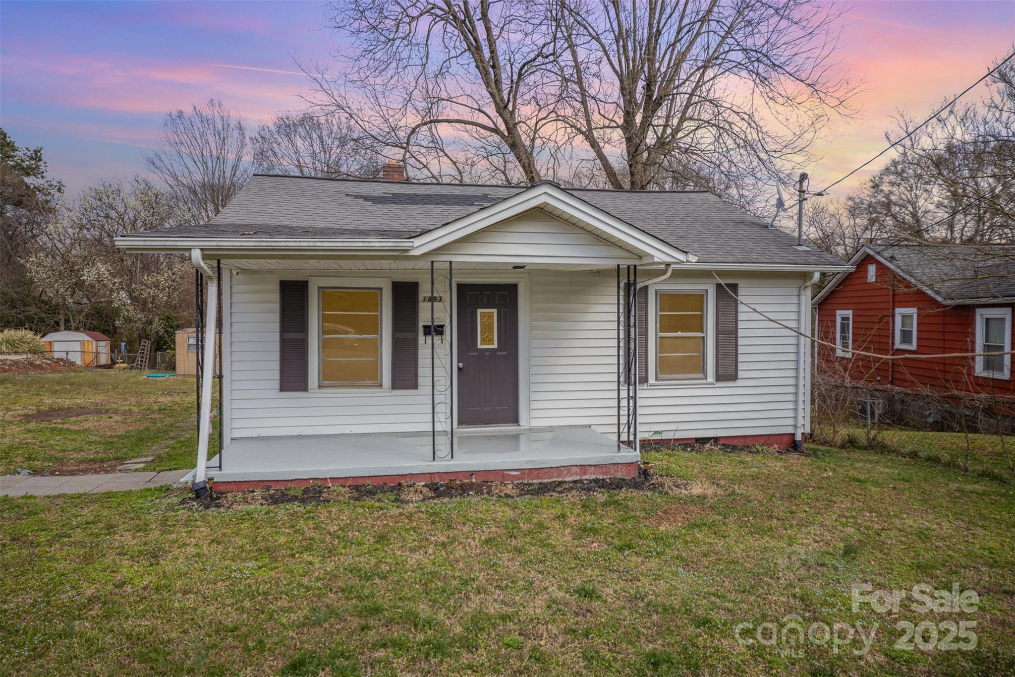 1893 Hilltop Circle Property Photo