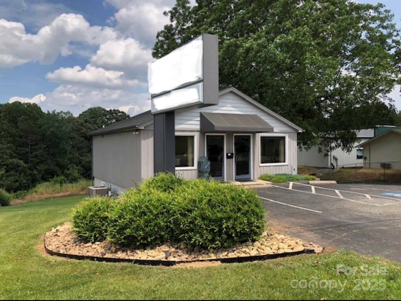 2015 E Marion Street Property Photo 1