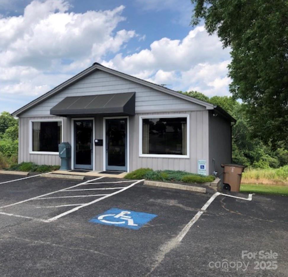 2015 E Marion Street Property Photo 2