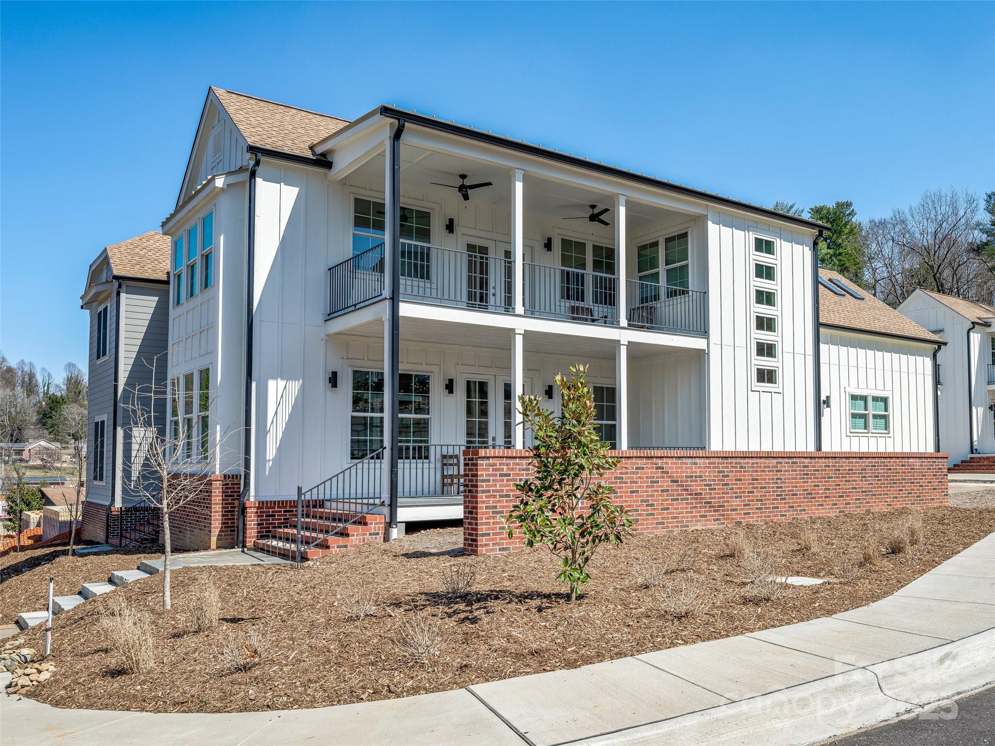 60 Skyvue Court Property Photo 1