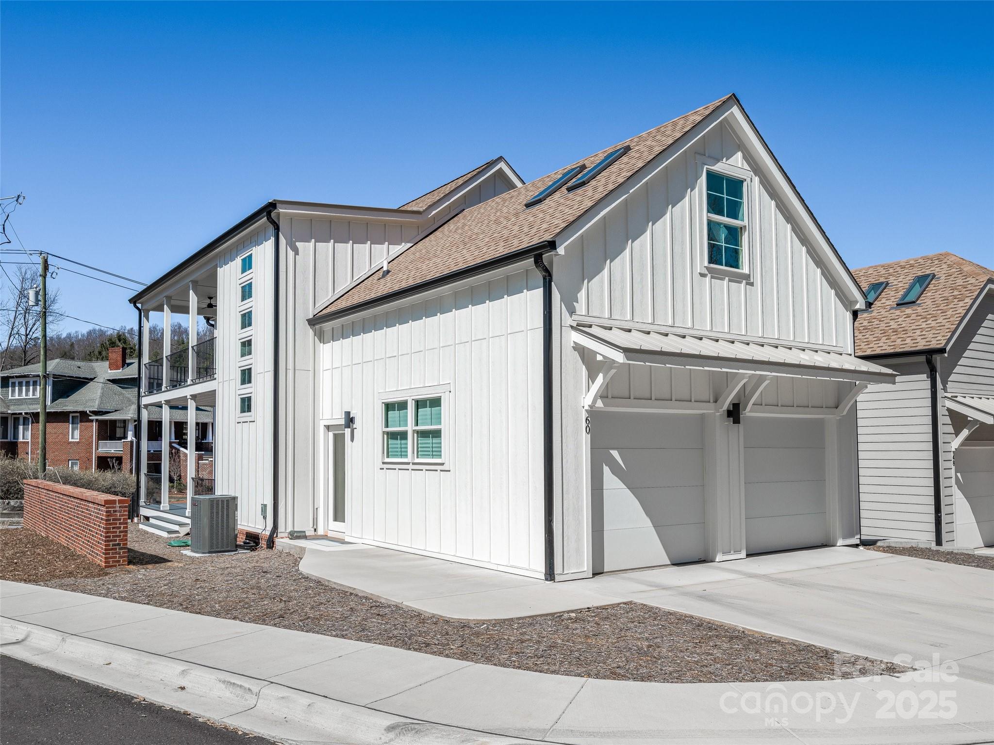 60 Skyvue Court Property Photo 4