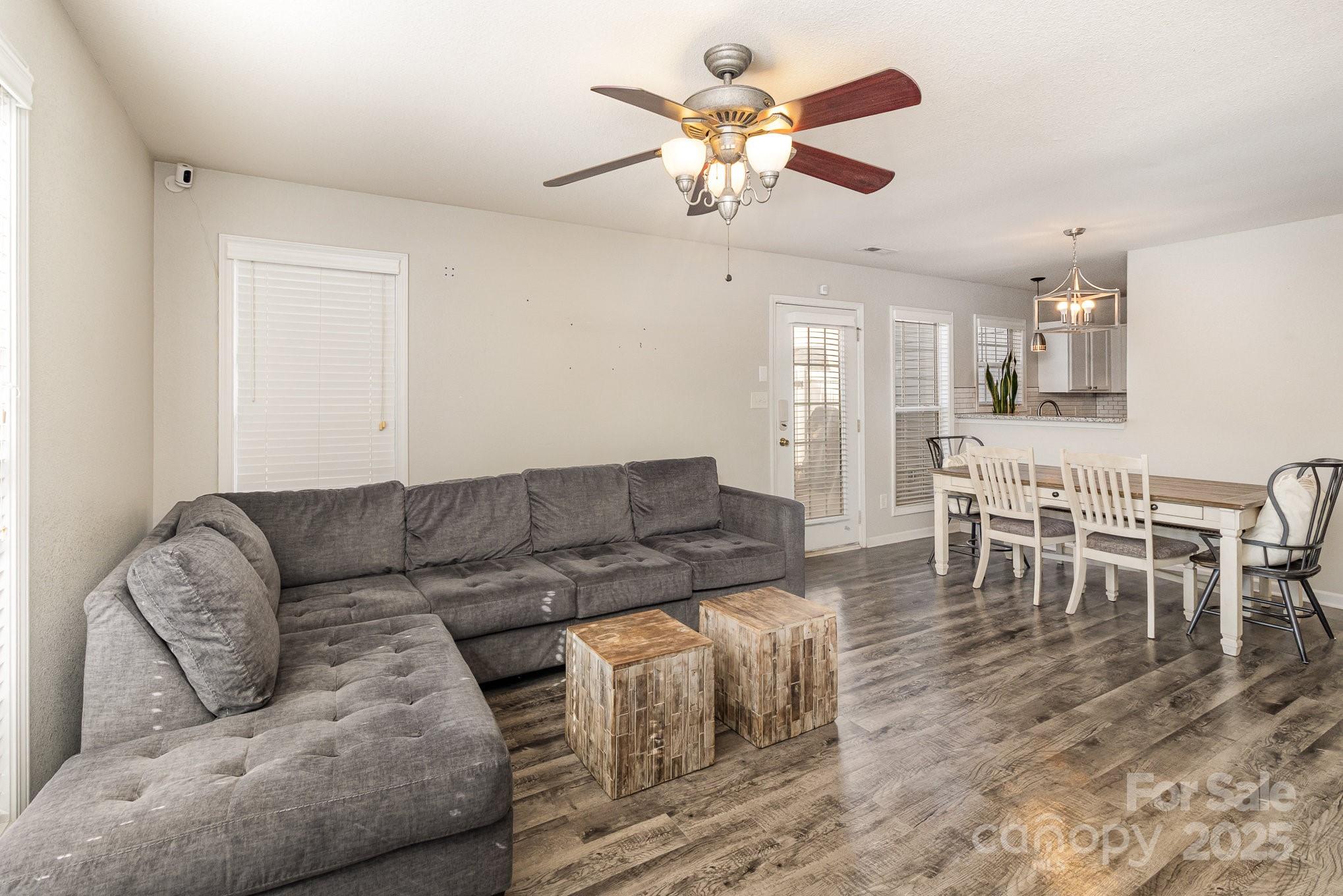 9562 Littleleaf Drive Property Photo 3