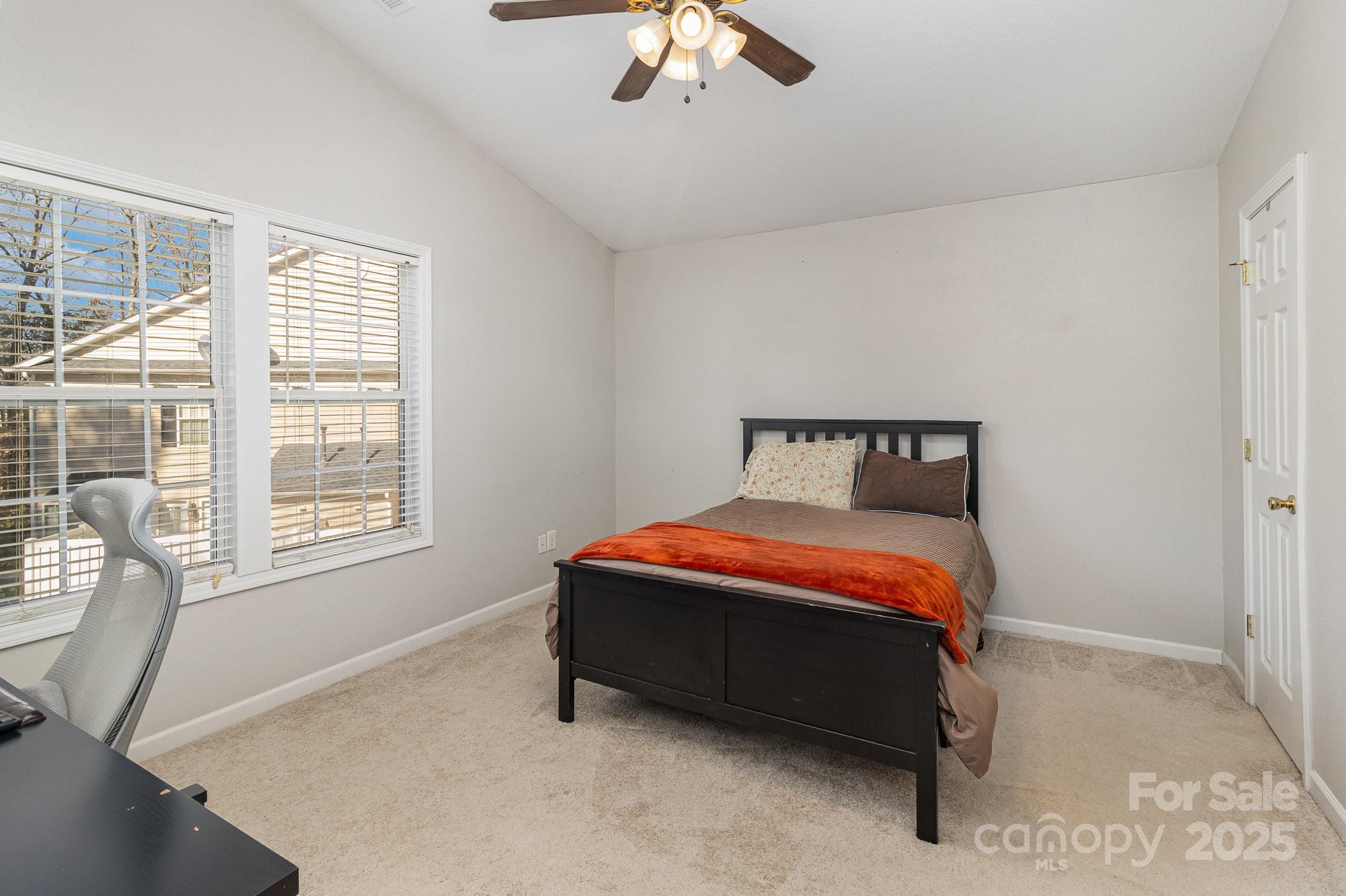 9562 Littleleaf Drive Property Photo 11