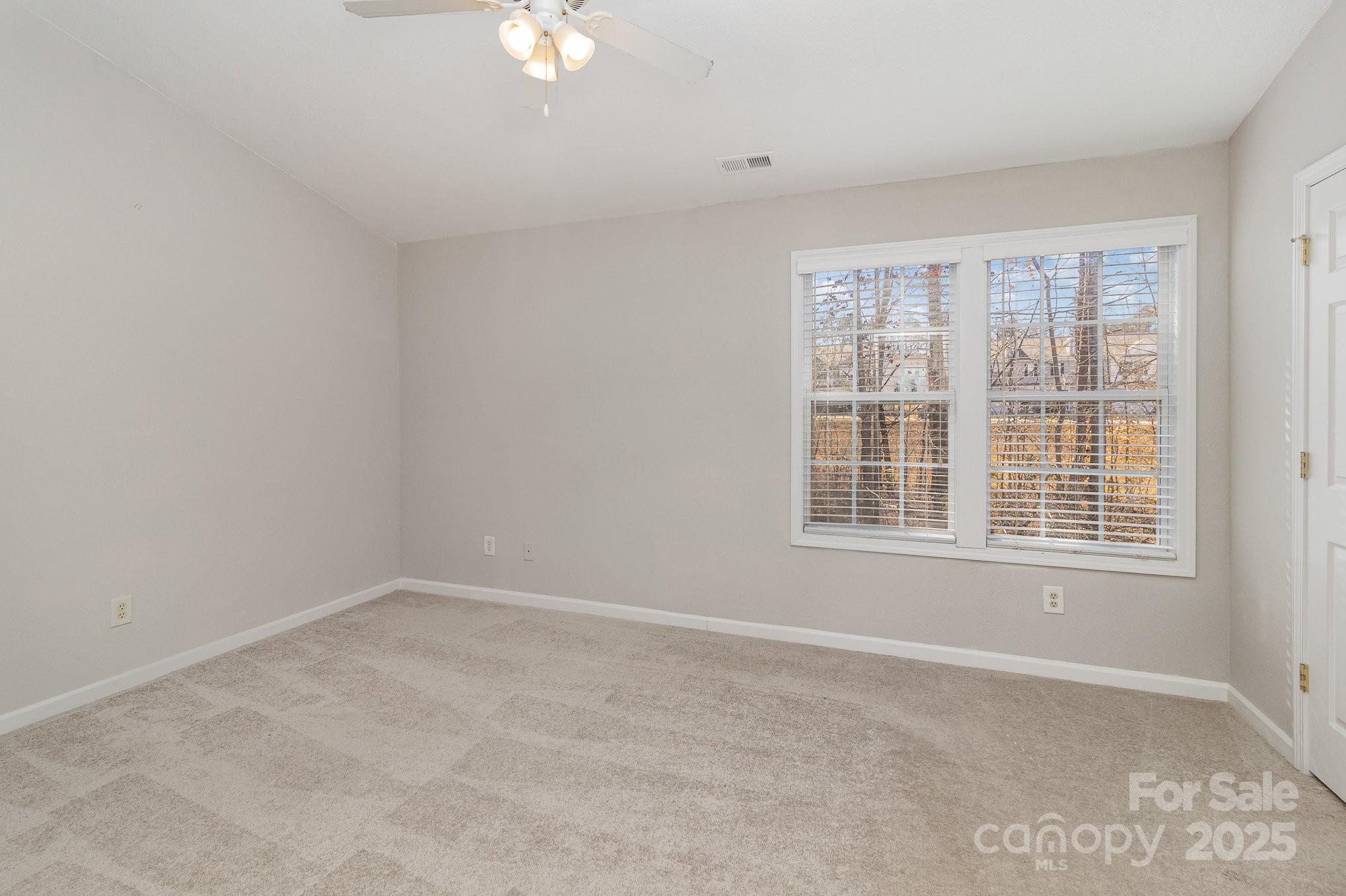 9562 Littleleaf Drive Property Photo 14