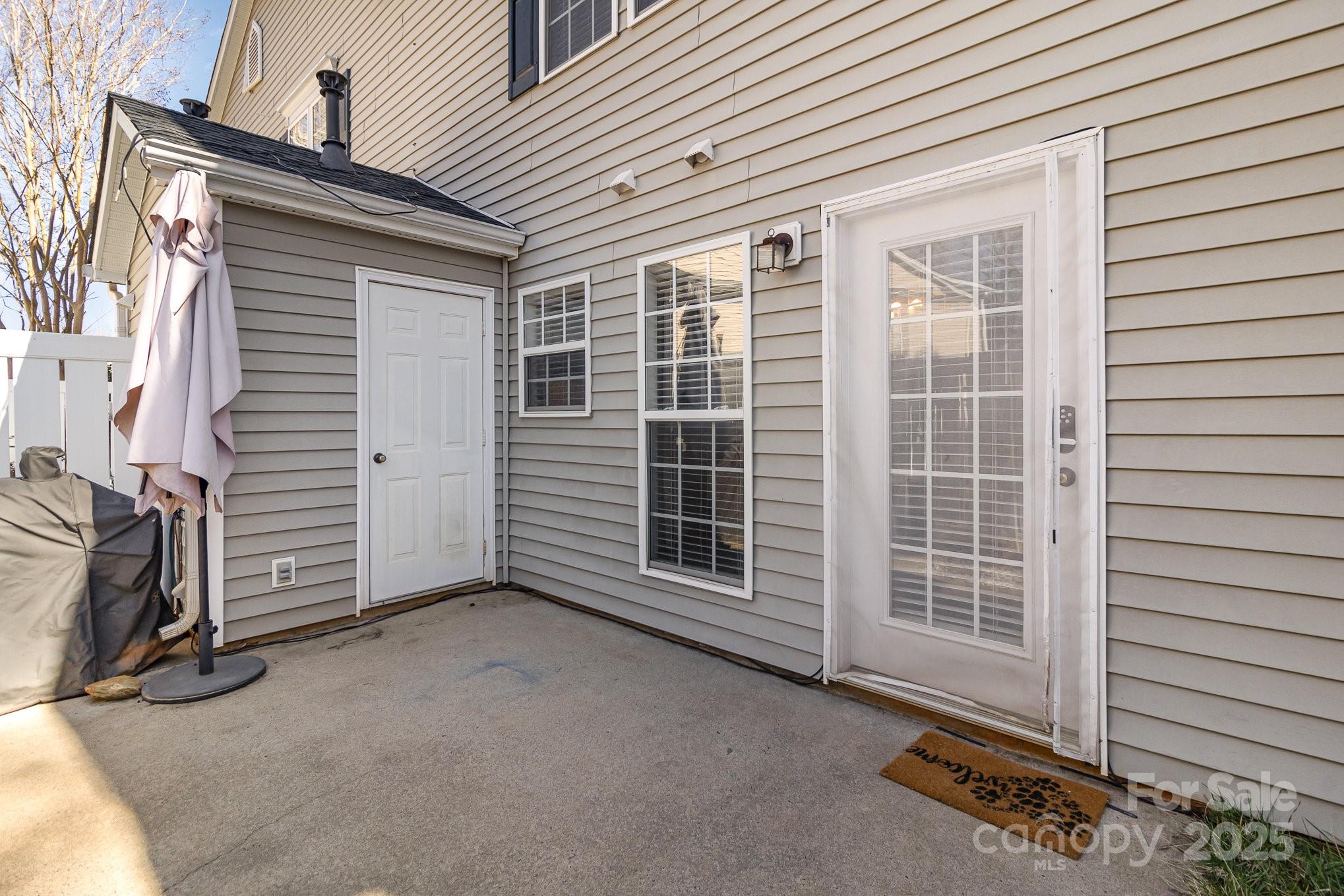 9562 Littleleaf Drive Property Photo 16