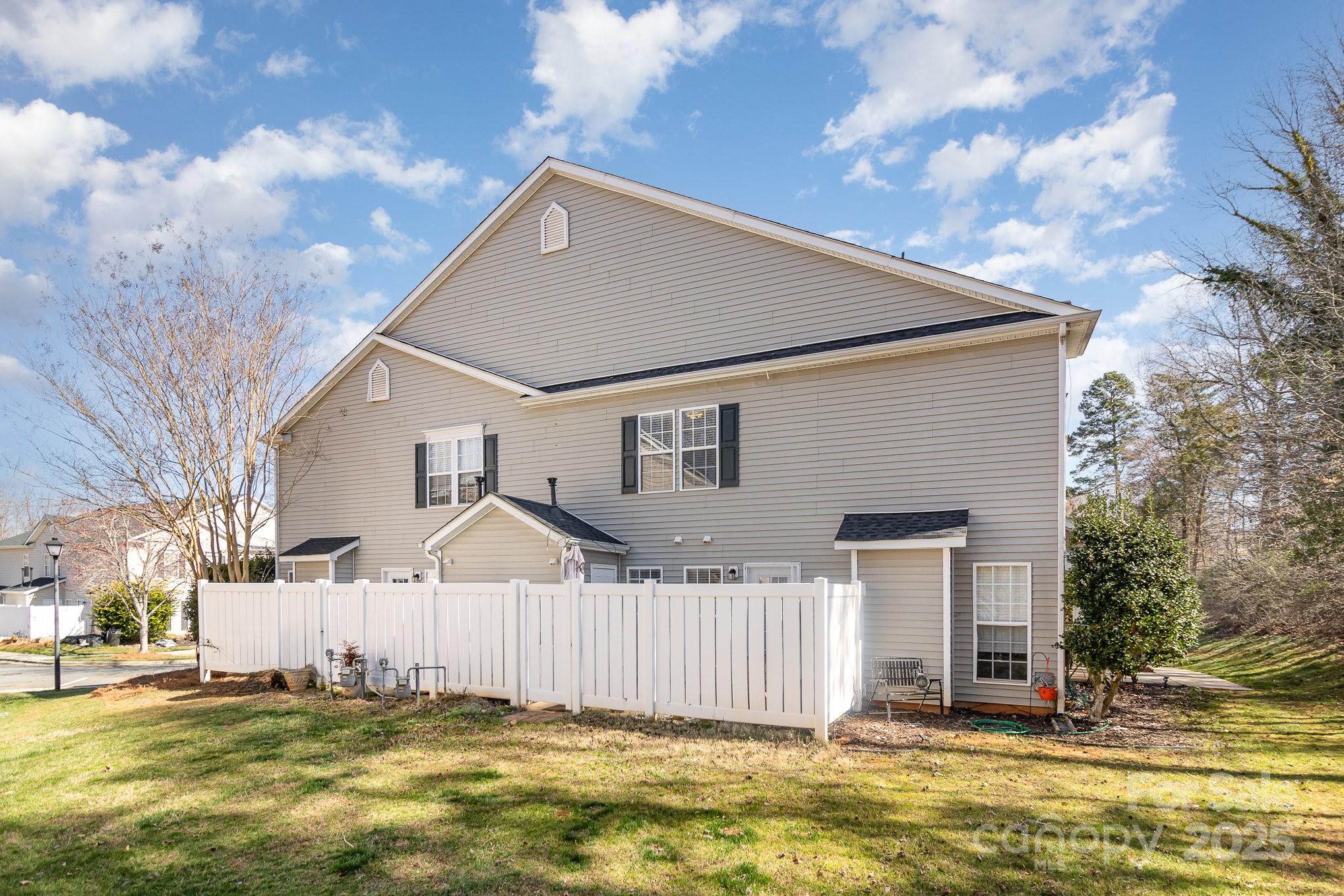 9562 Littleleaf Drive Property Photo 23