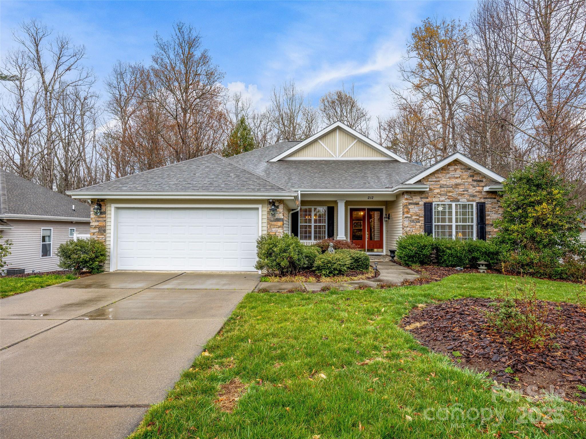 212 Eagle Chase Lane Property Photo