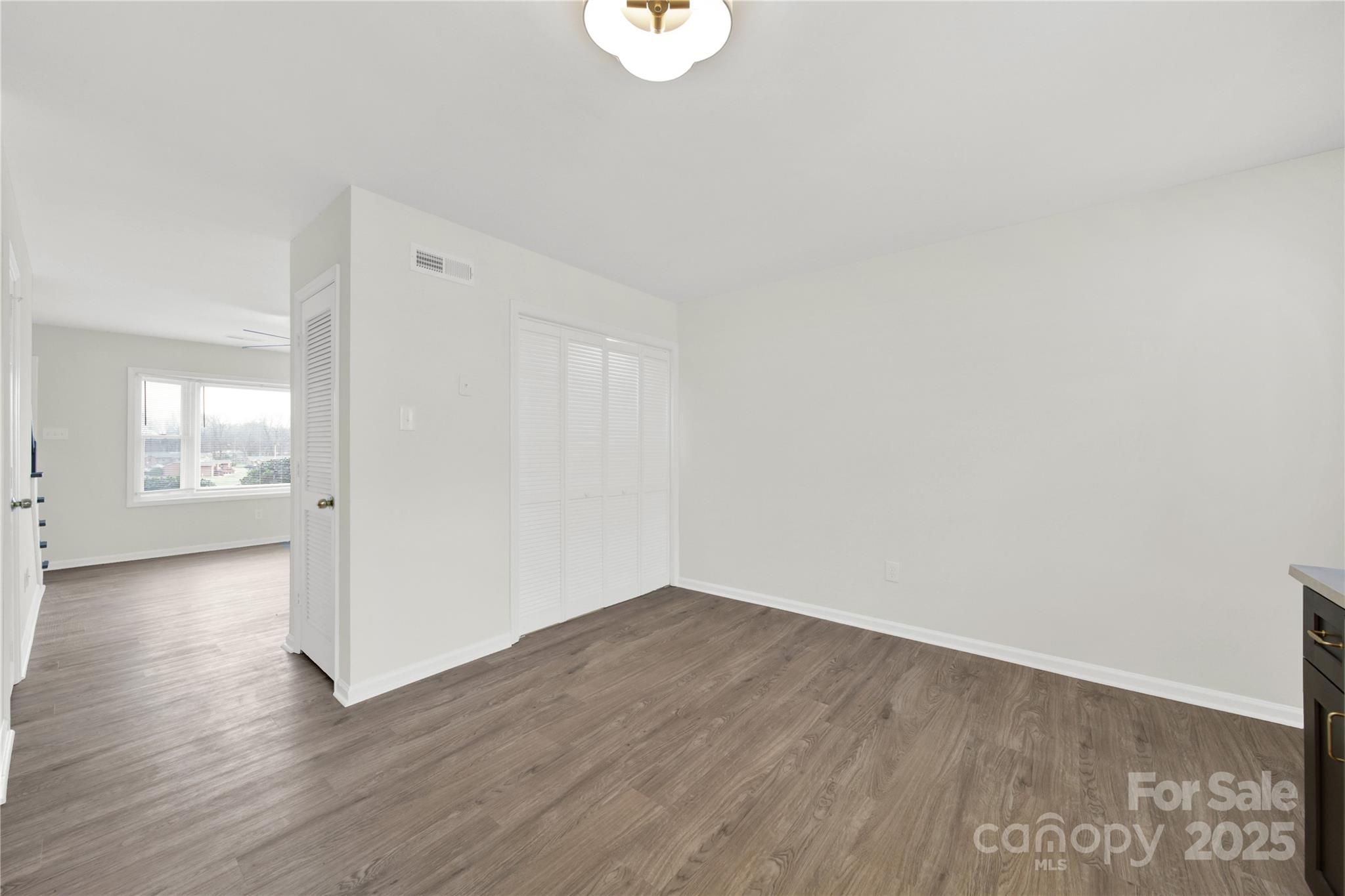 430 Stoneycreek Lane Property Photo 4