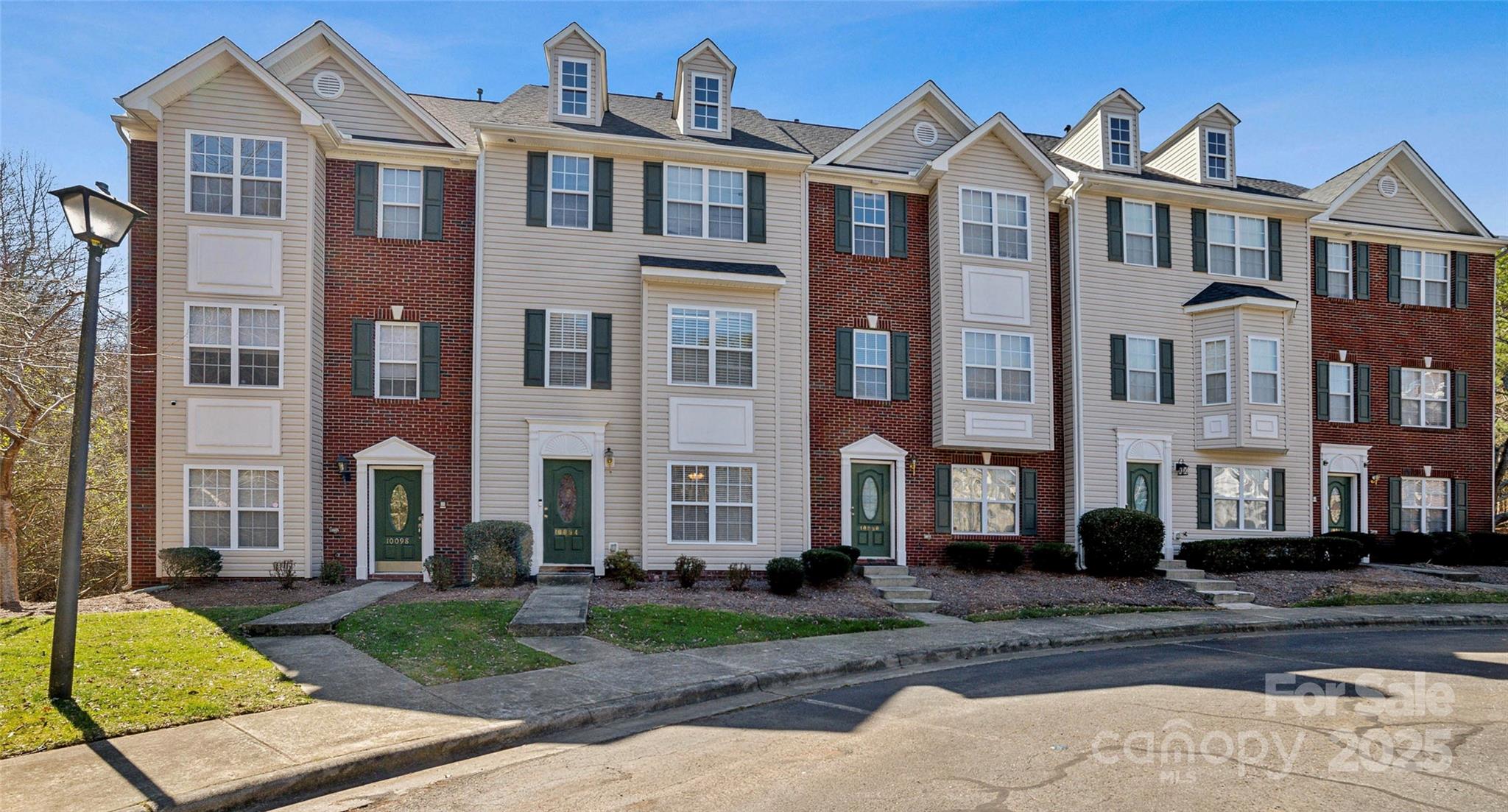 10094 Treeside Lane Property Photo
