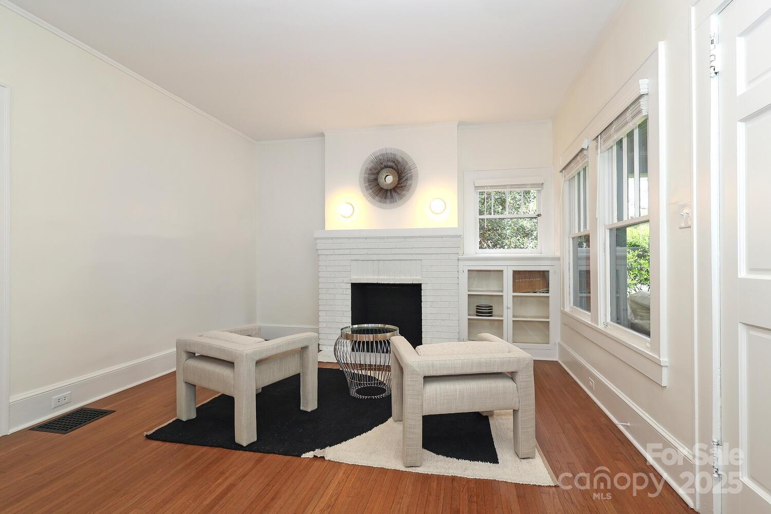 2146 E 5th Street Property Photo 6