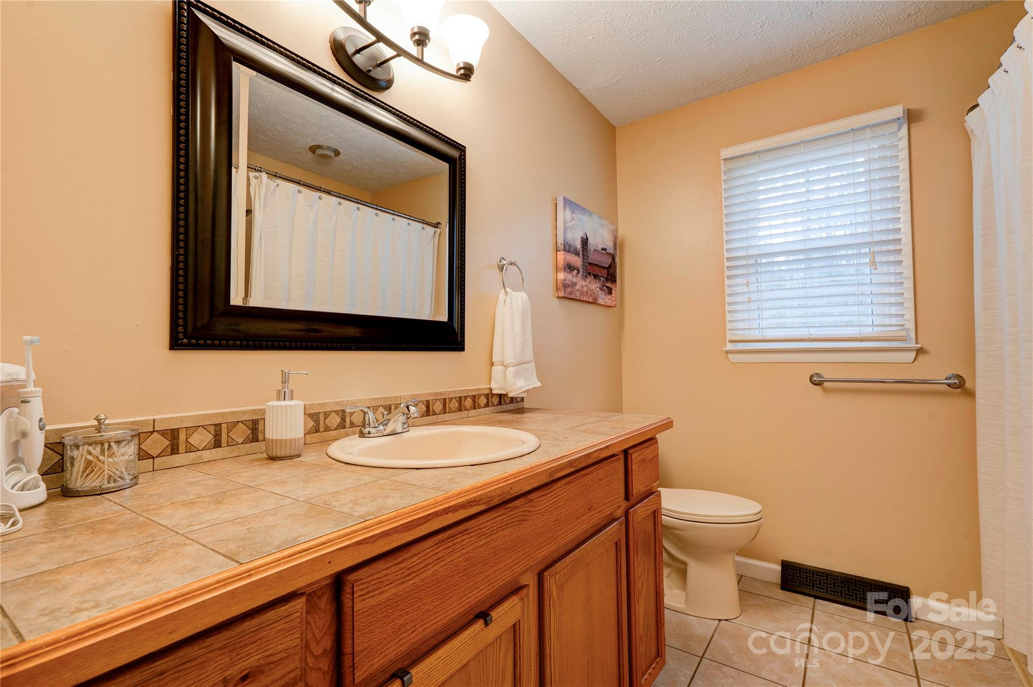 1925 S Lafayette Street Property Photo 12