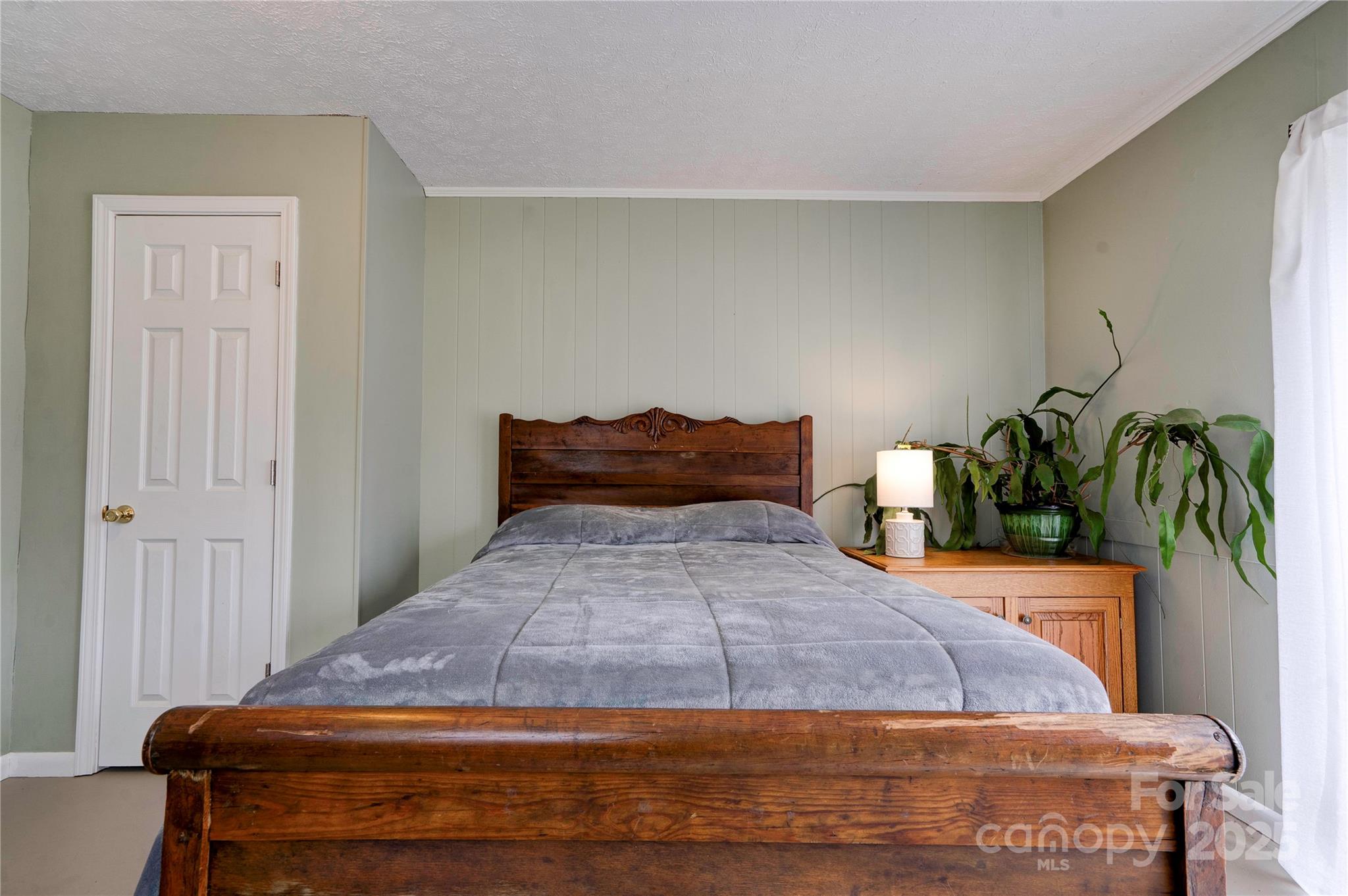 1925 S Lafayette Street Property Photo 27