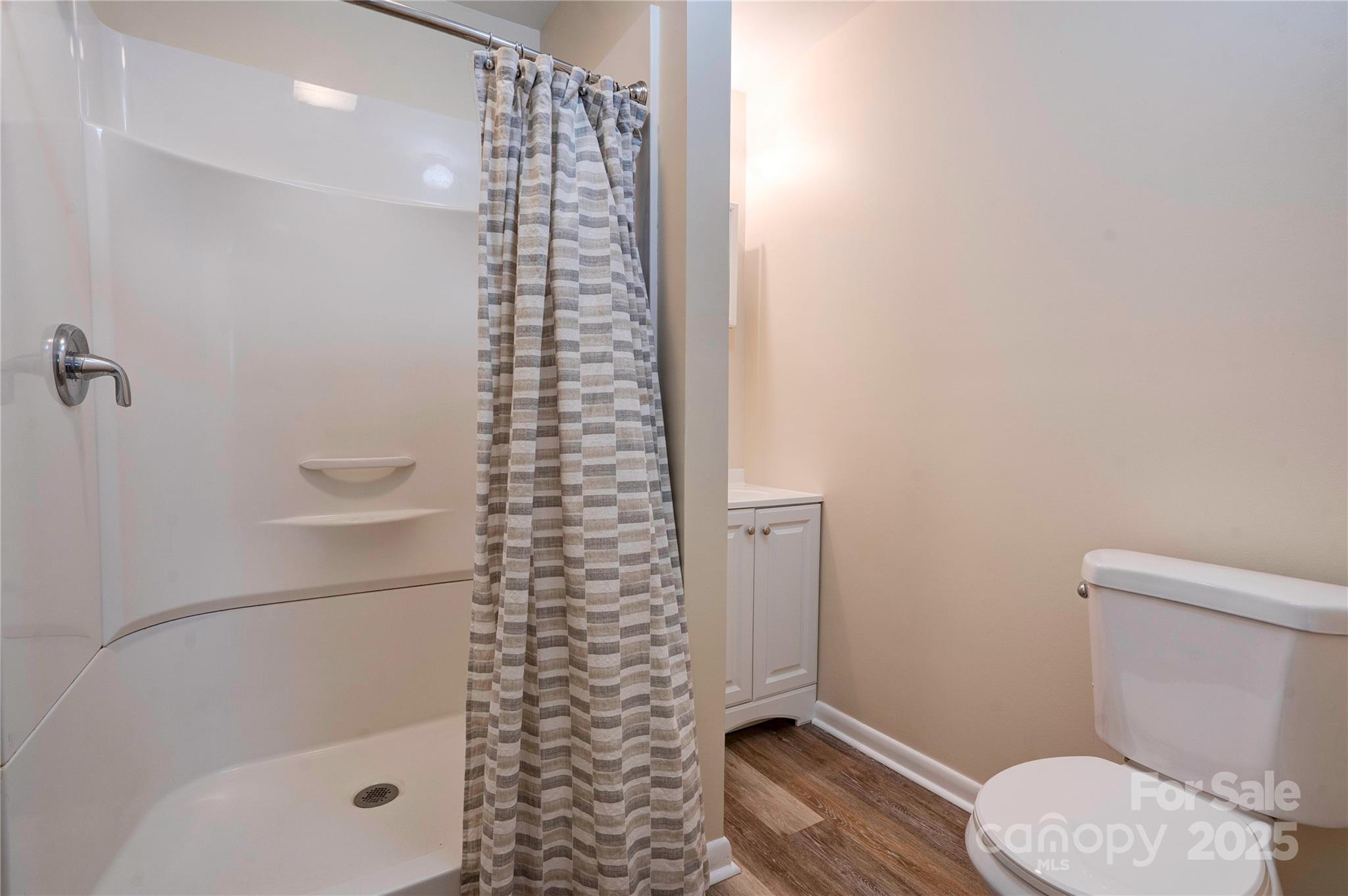 1925 S Lafayette Street Property Photo 30