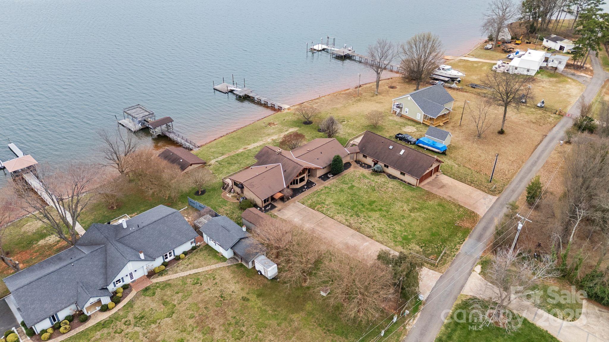167 Points End Drive Property Photo 12