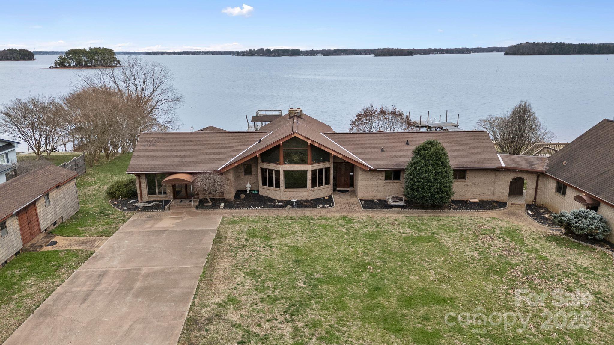 167 Points End Drive Property Photo 13