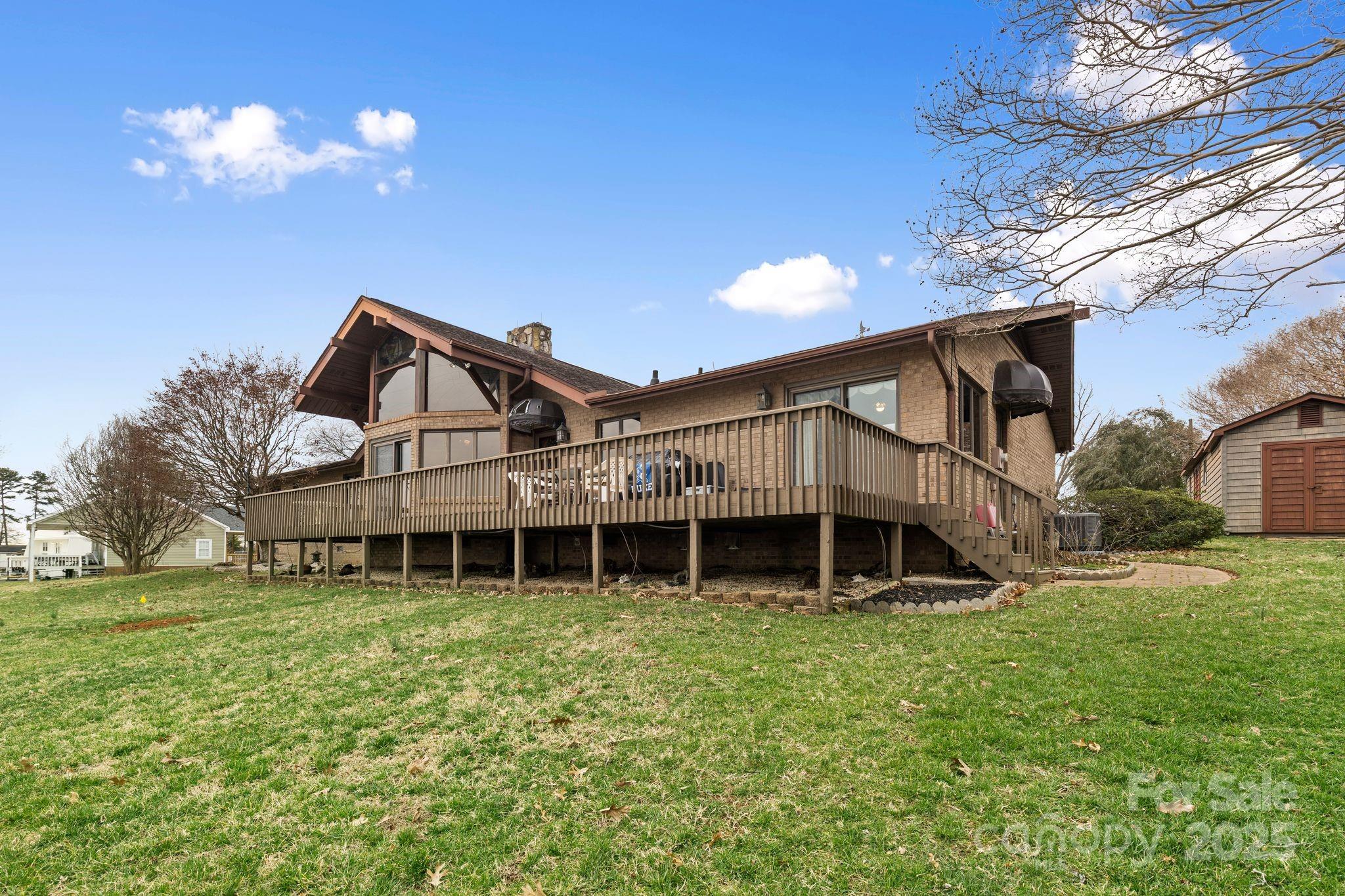 167 Points End Drive Property Photo 22