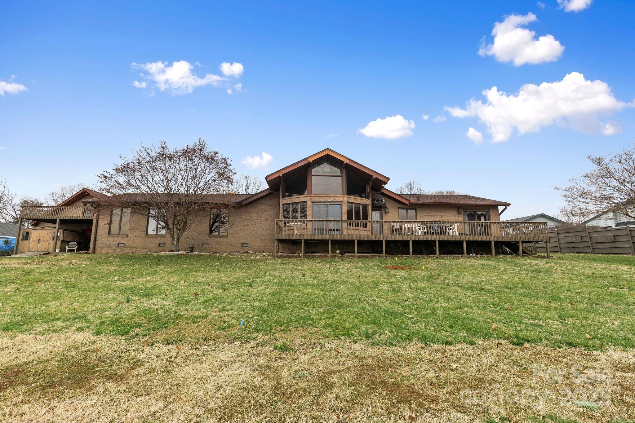 167 Points End Drive Property Photo 28
