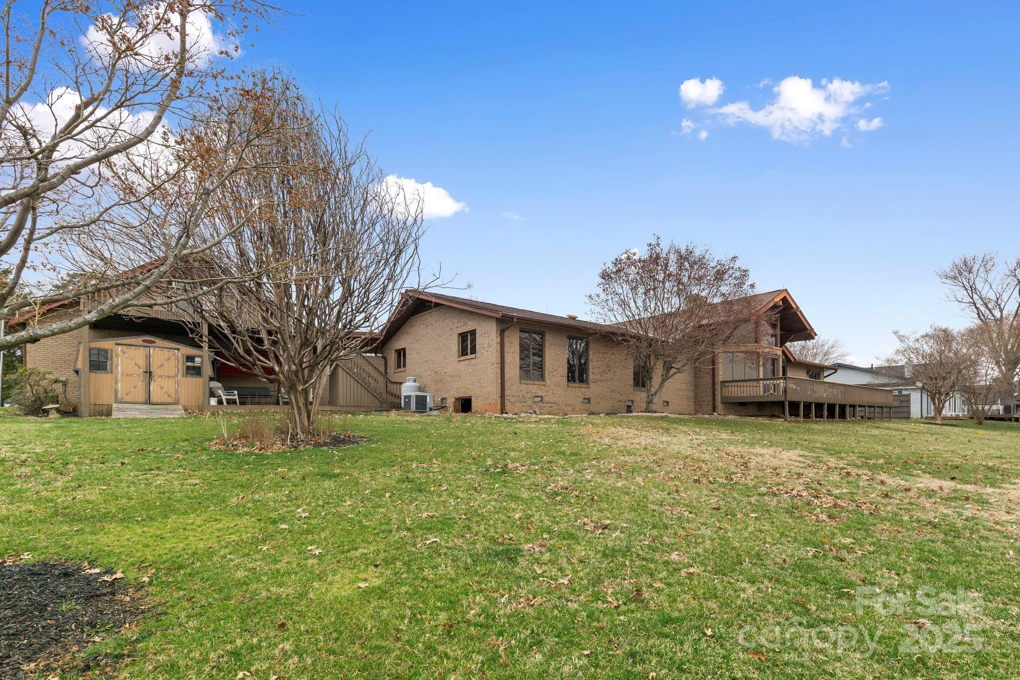 167 Points End Drive Property Photo 29