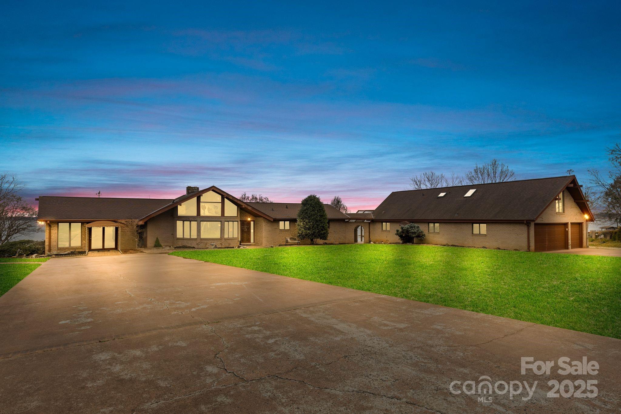 167 Points End Drive Property Photo 34