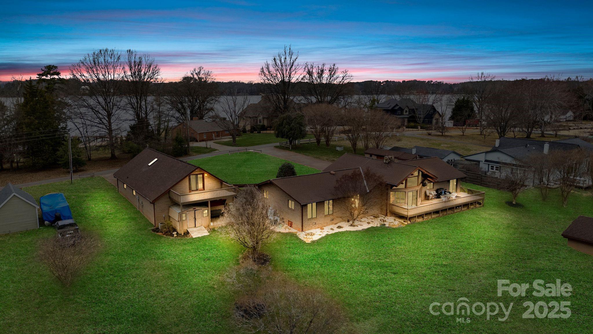 167 Points End Drive Property Photo 35