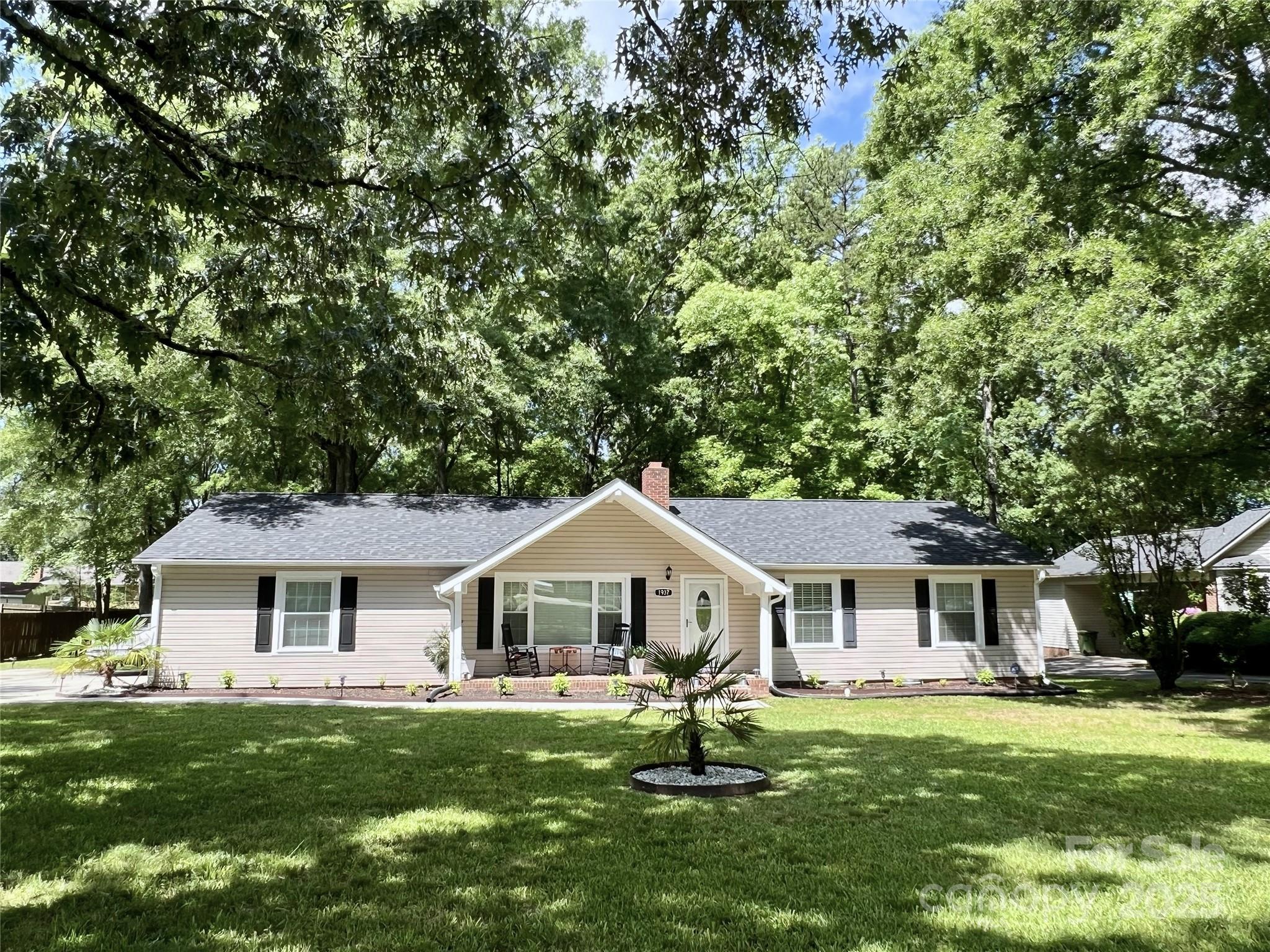 1937 Hickory Drive Property Photo 1