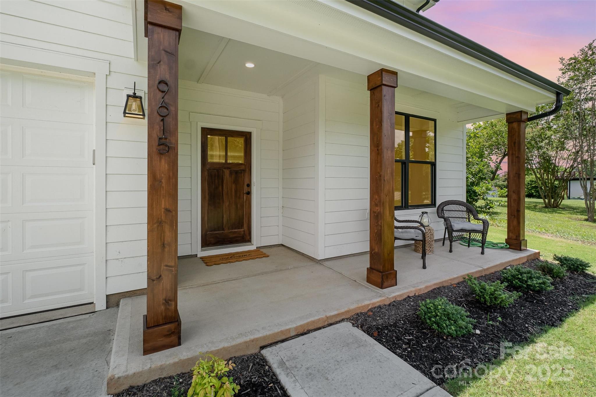 9615 Riviera Drive Property Photo 3