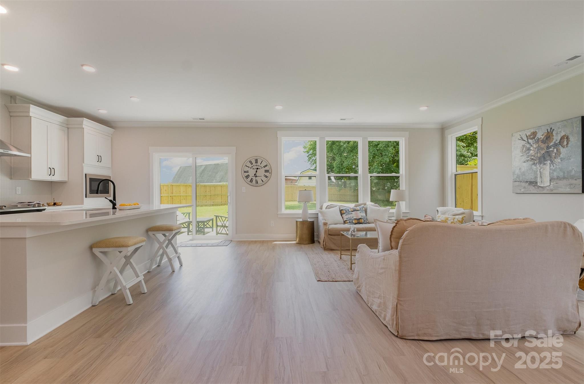 9615 Riviera Drive Property Photo 8