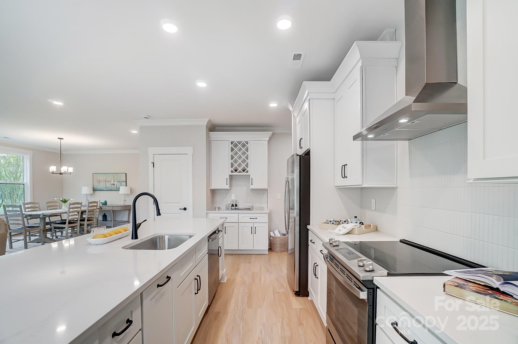 9615 Riviera Drive Property Photo 14