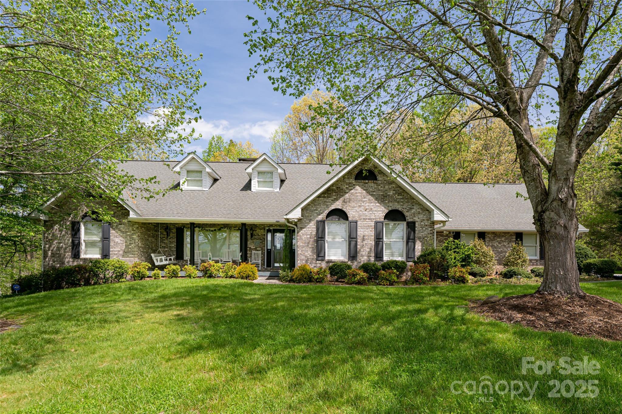433 Old Leicester Highway Property Photo 1