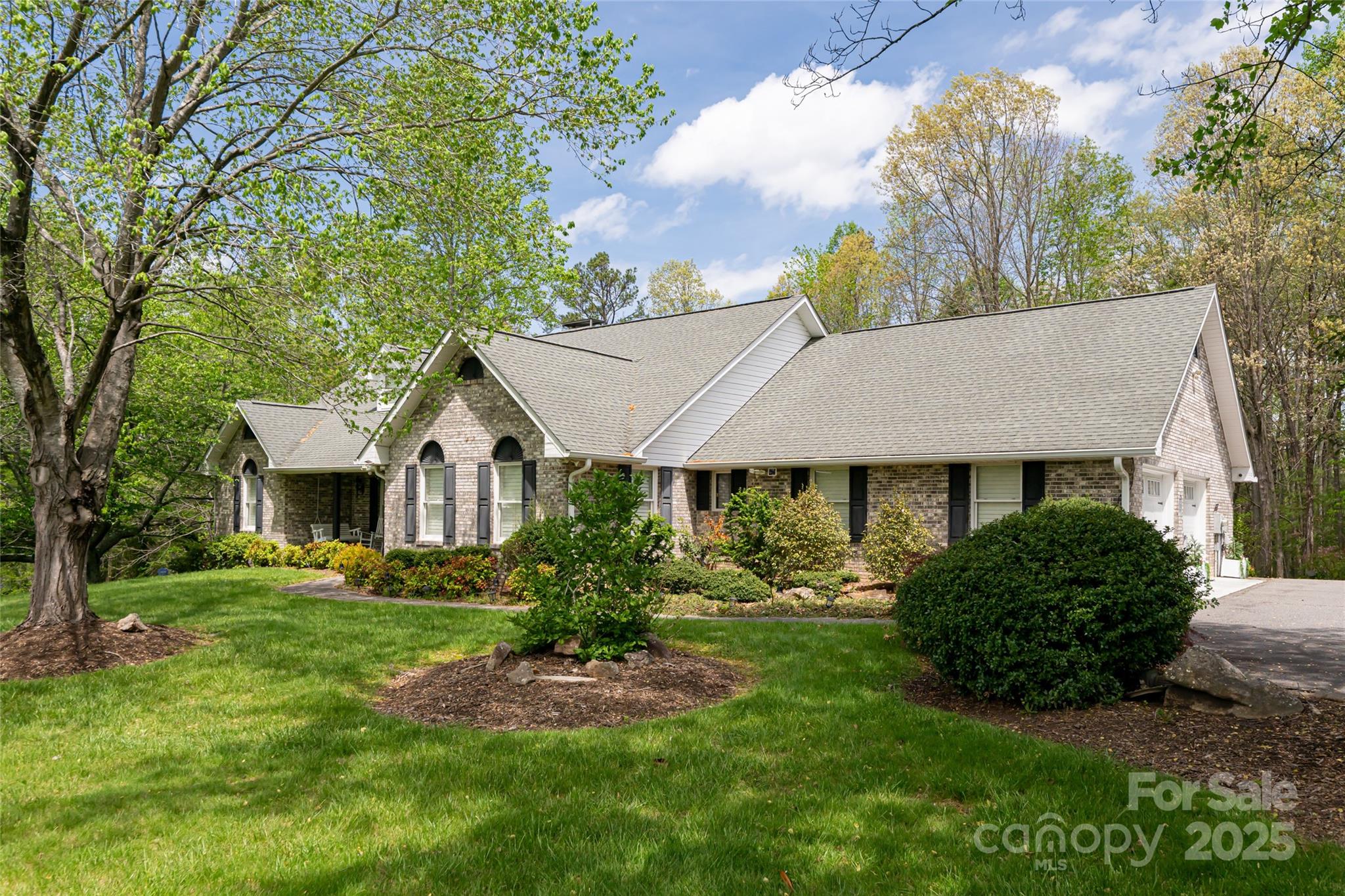 433 Old Leicester Highway Property Photo 2
