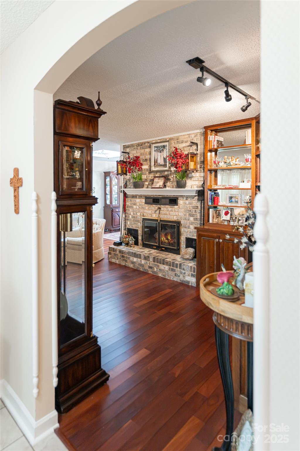 433 Old Leicester Highway Property Photo 12