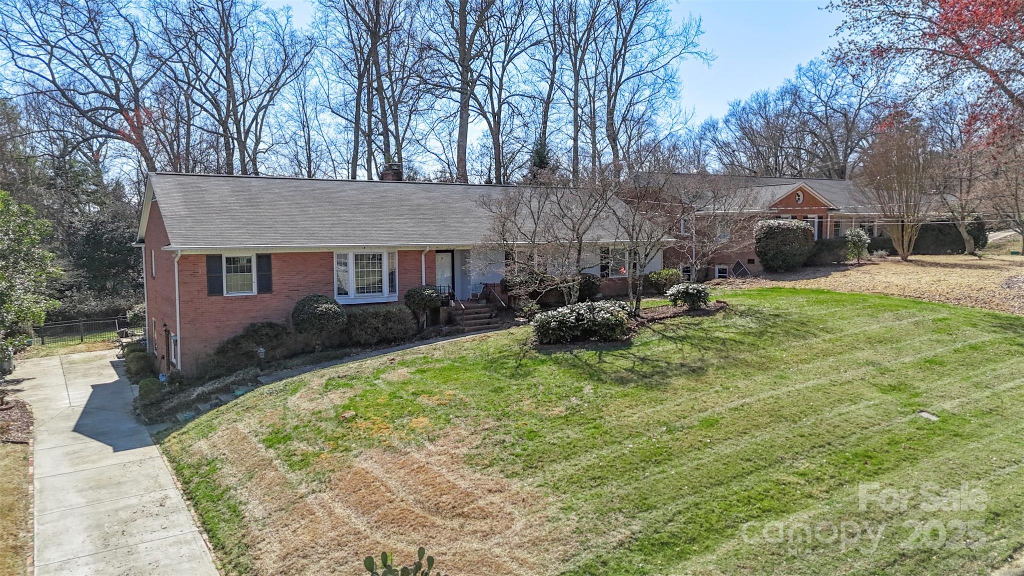 710 Peranna Place Property Photo