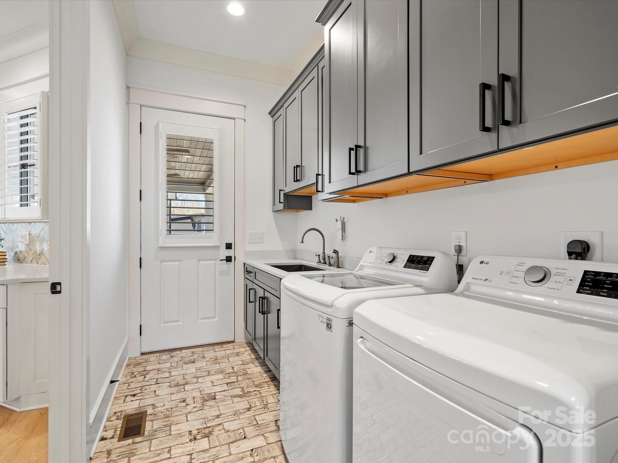 9614 Beatties Ford Road Property Photo 31
