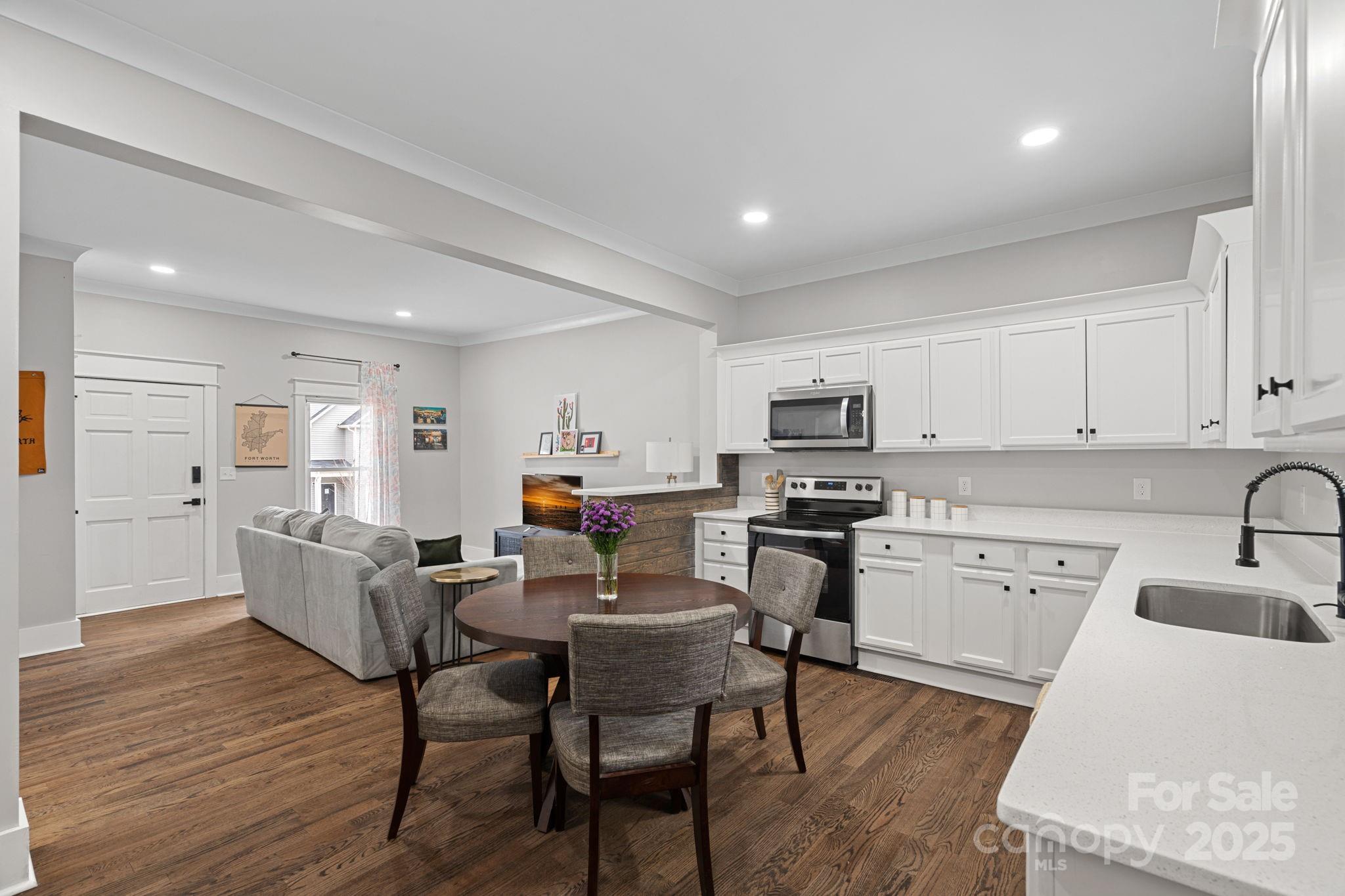 504 Leland Street Property Photo