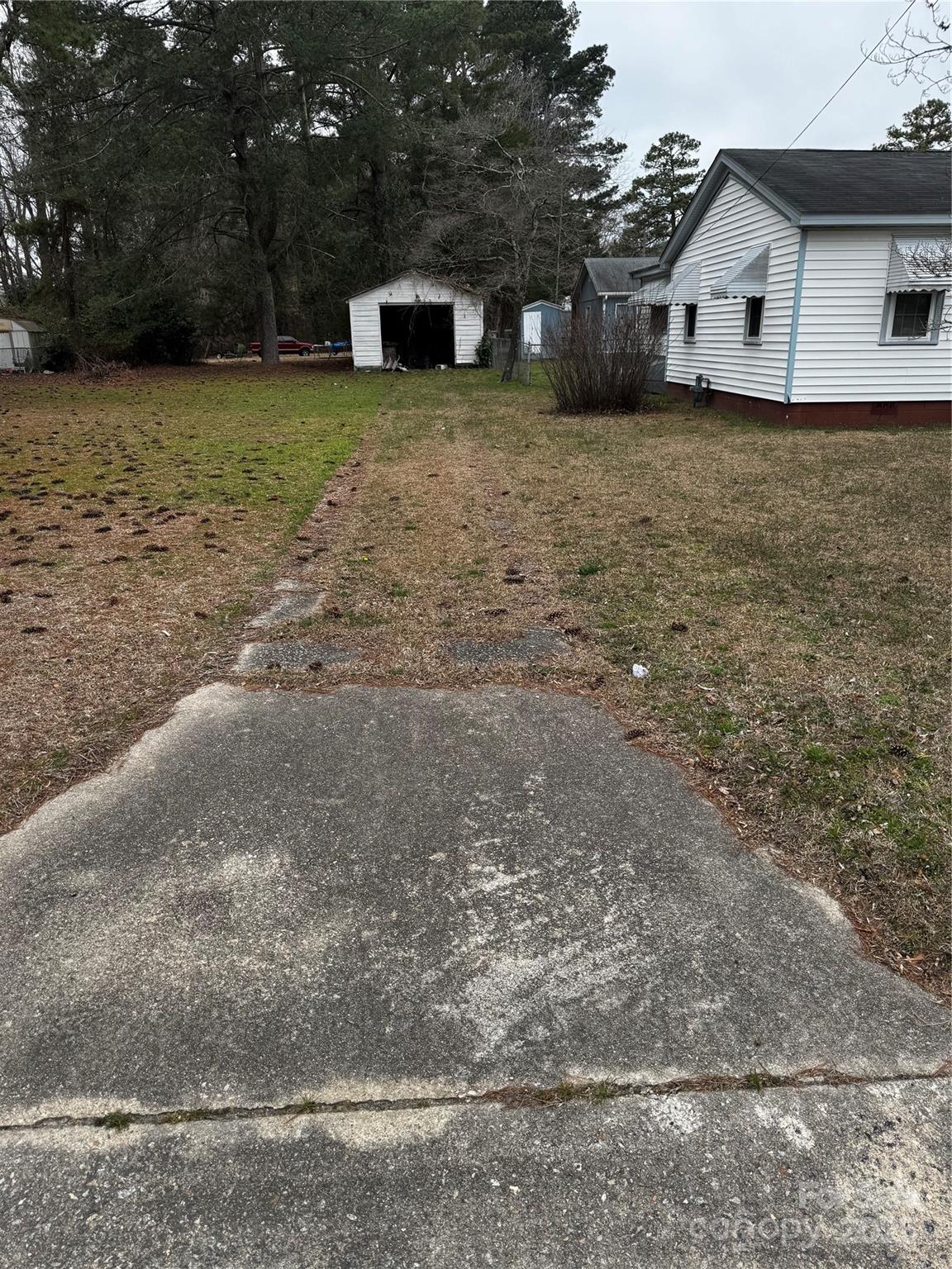 604 Hall Street Property Photo