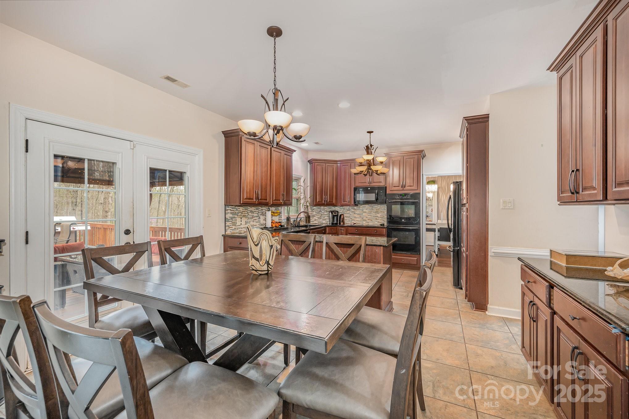 3400 Thistle Bloom Court Property Photo 9
