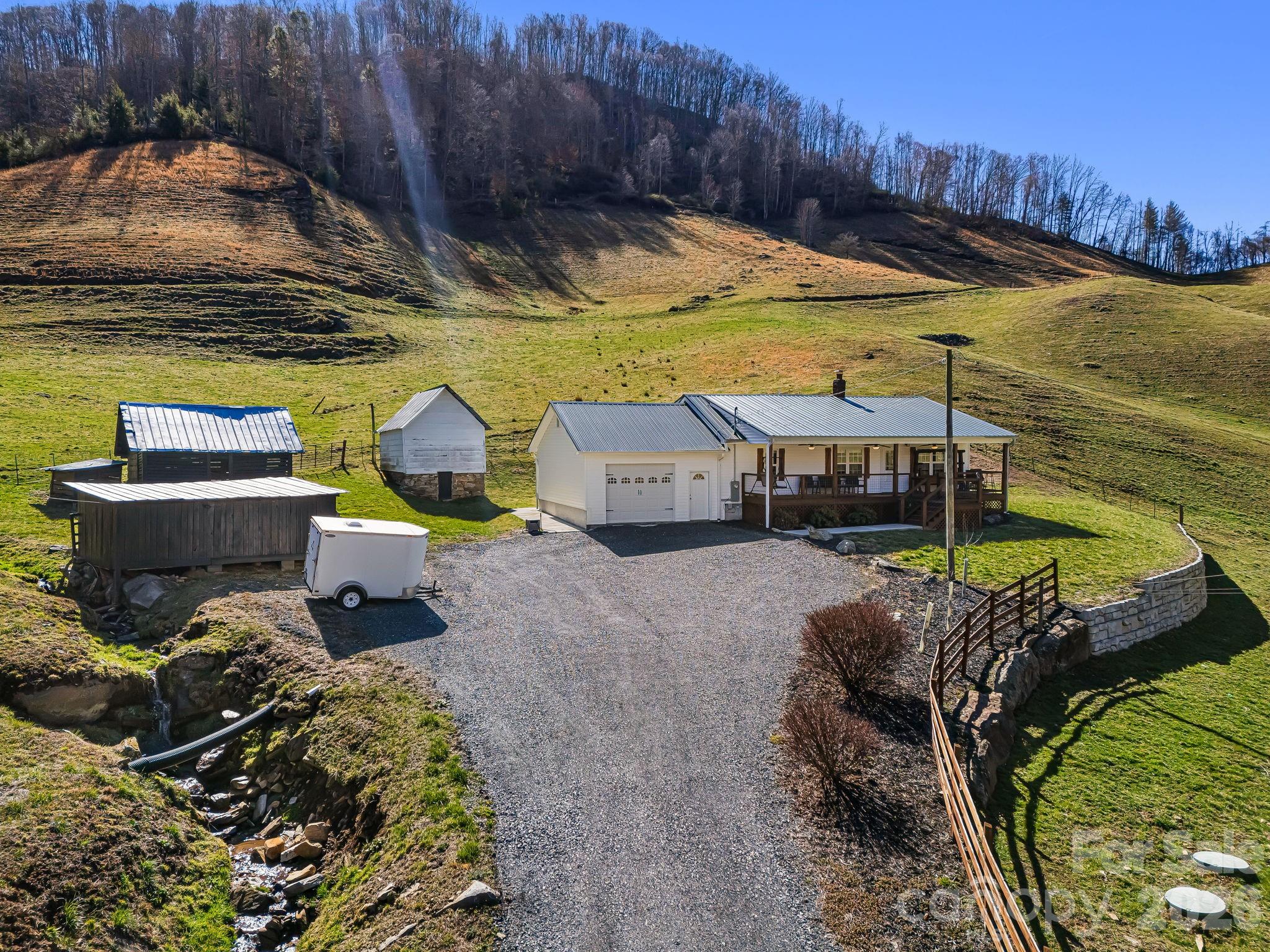 867 Indian Creek Road Property Photo 1