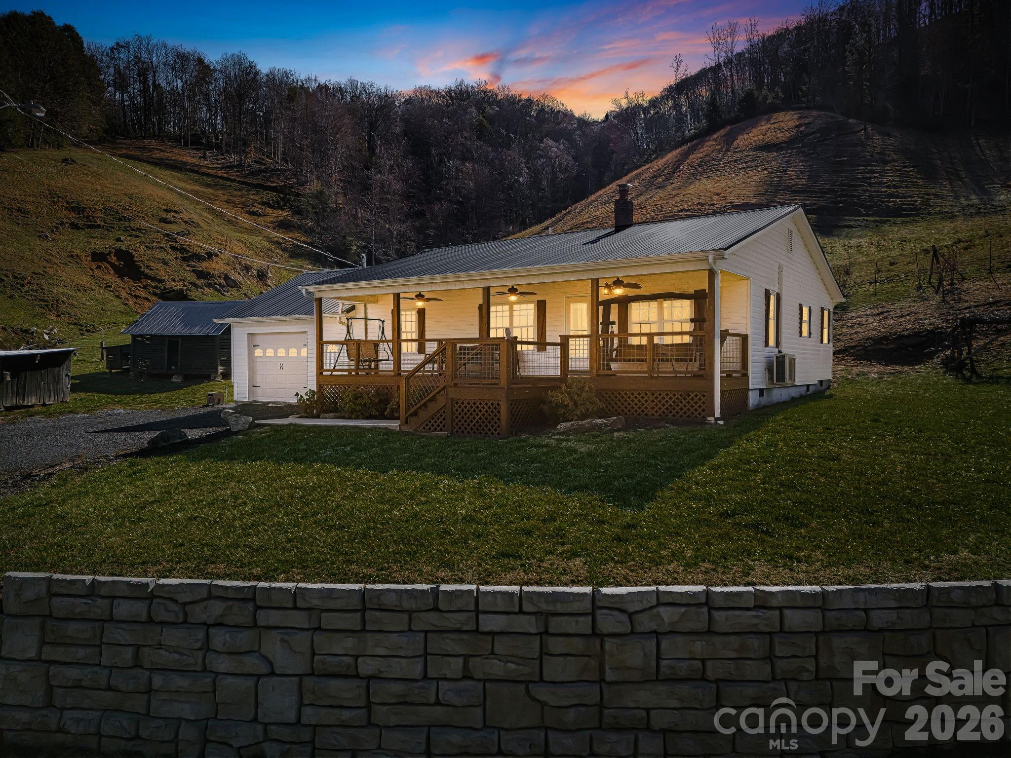 867 Indian Creek Road Property Photo 2